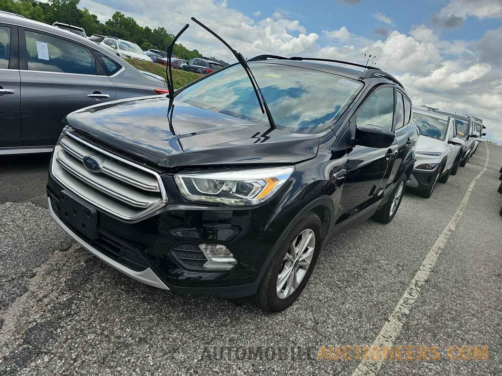 1FMCU9HD5JUC84065 Ford Escape 2018