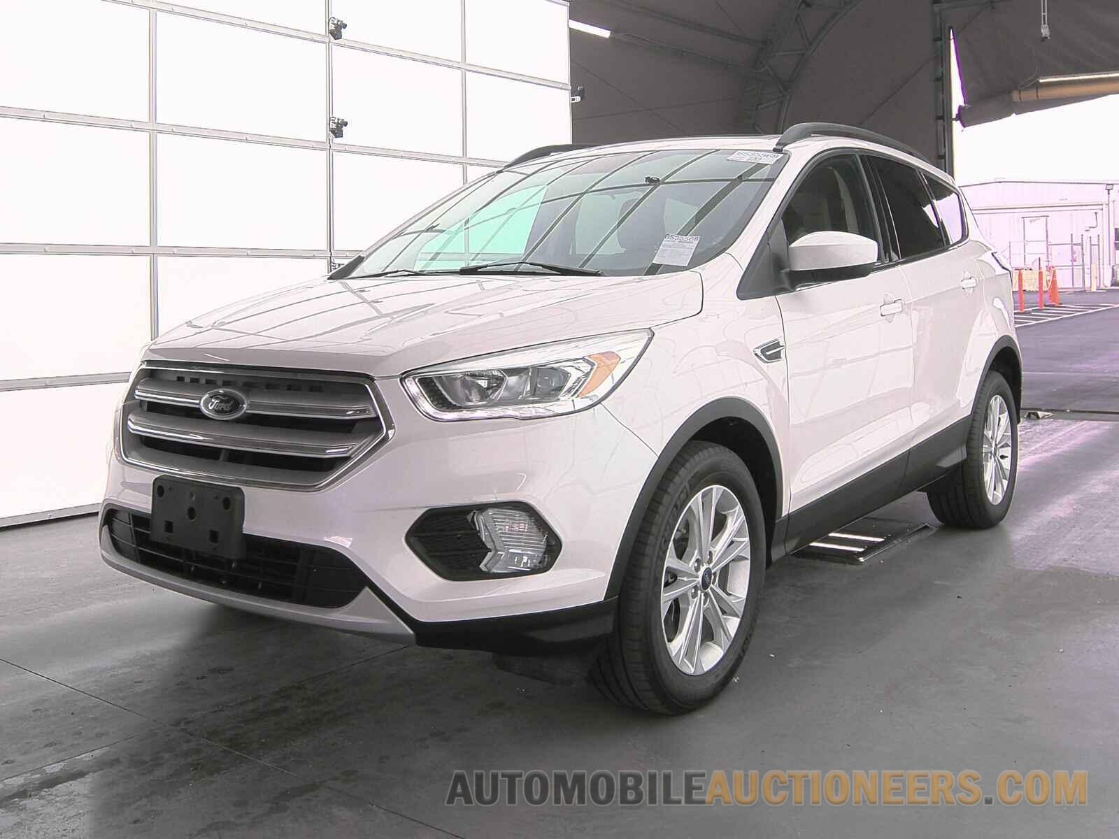 1FMCU9HD6JUC39748 Ford Escape 2018