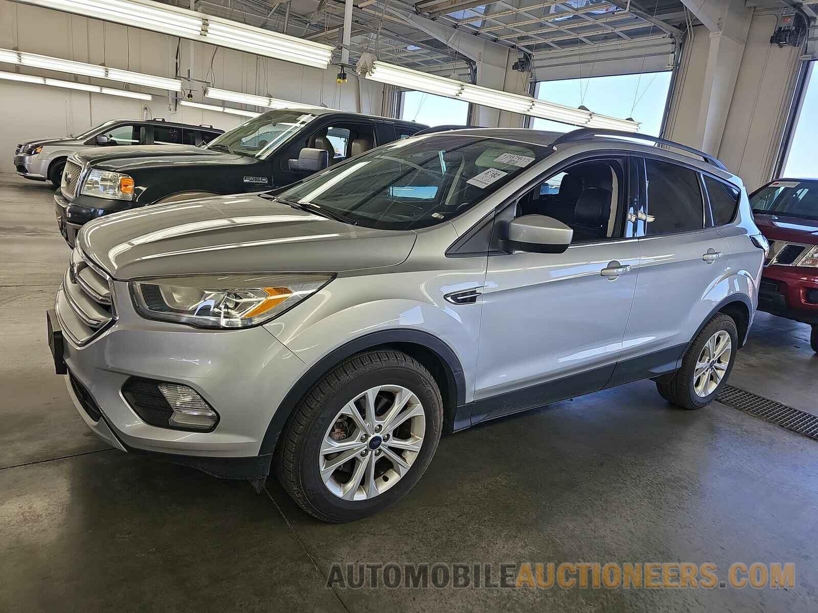 1FMCU9HD7JUB44194 Ford Escape 2018