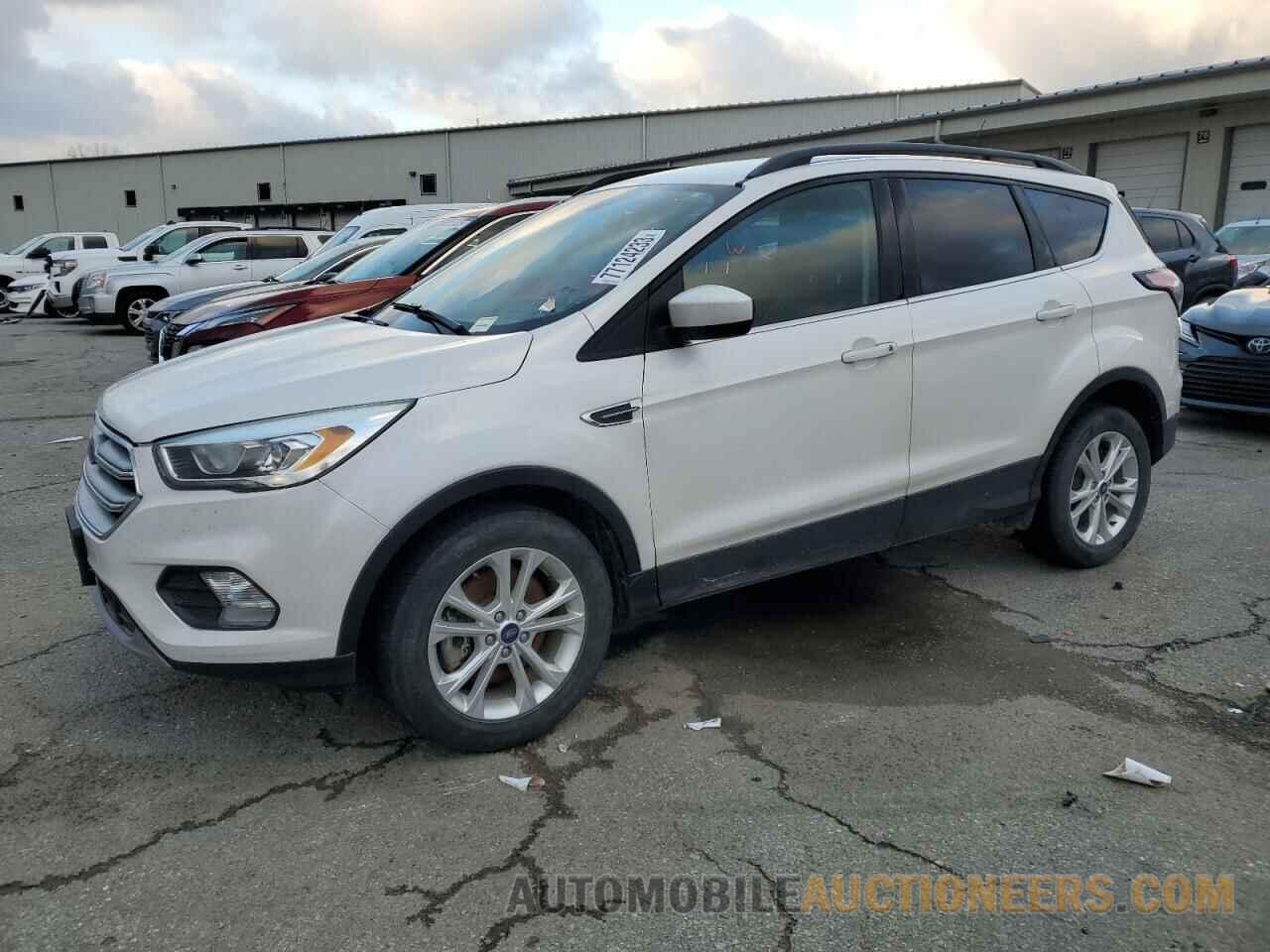 1FMCU9HD8JUD29189 FORD ESCAPE 2018