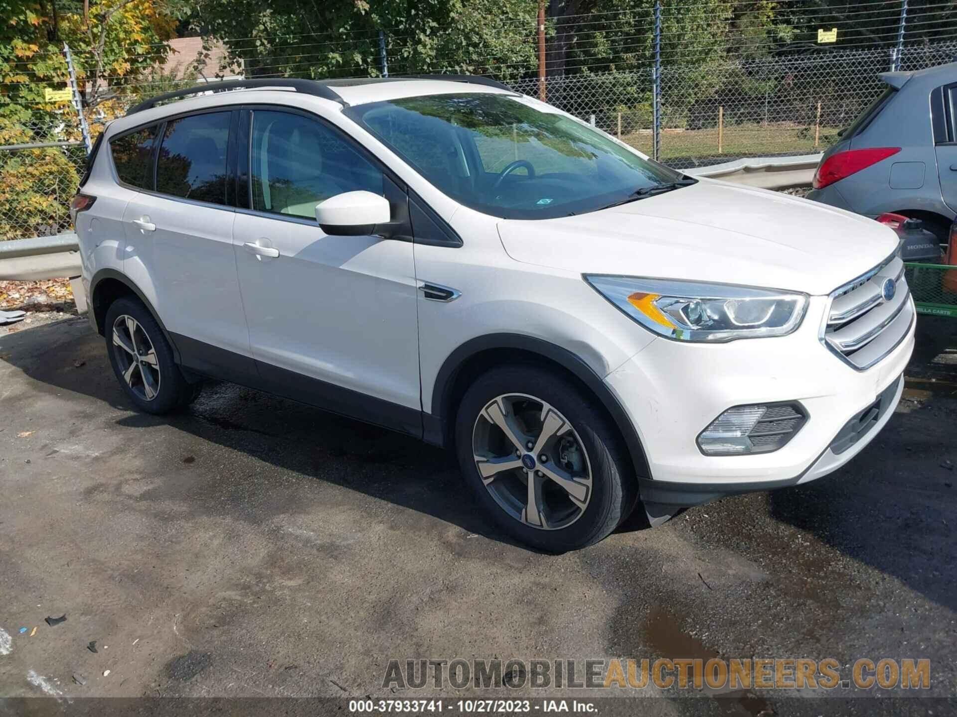 1FMCU9HDXJUA34143 FORD ESCAPE 2018