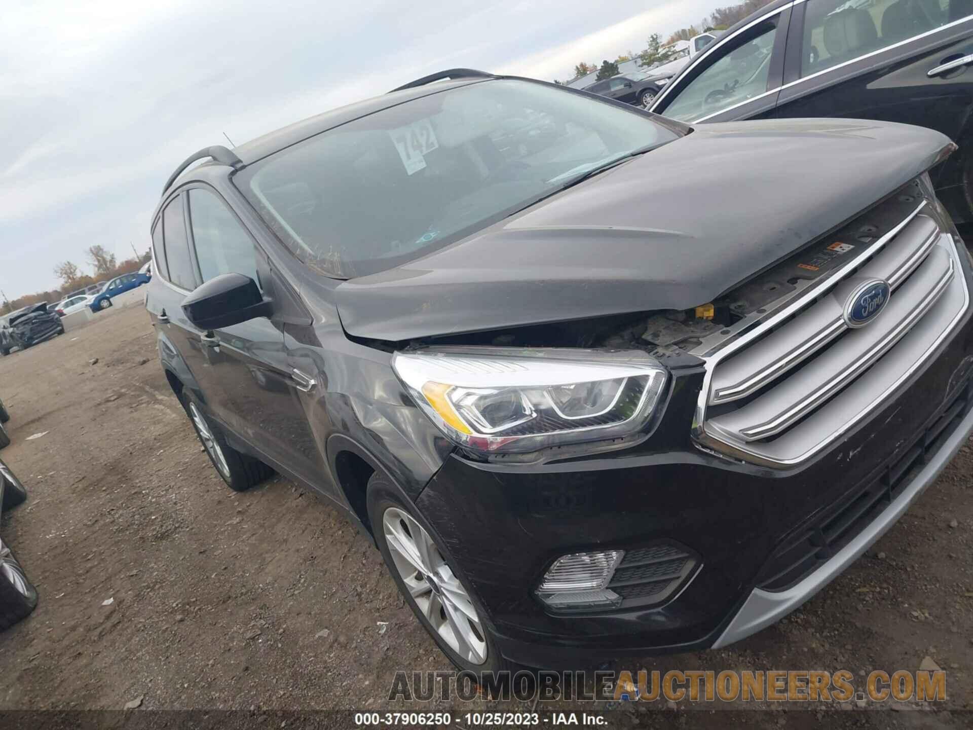 1FMCU9HDXJUB82454 FORD ESCAPE 2018