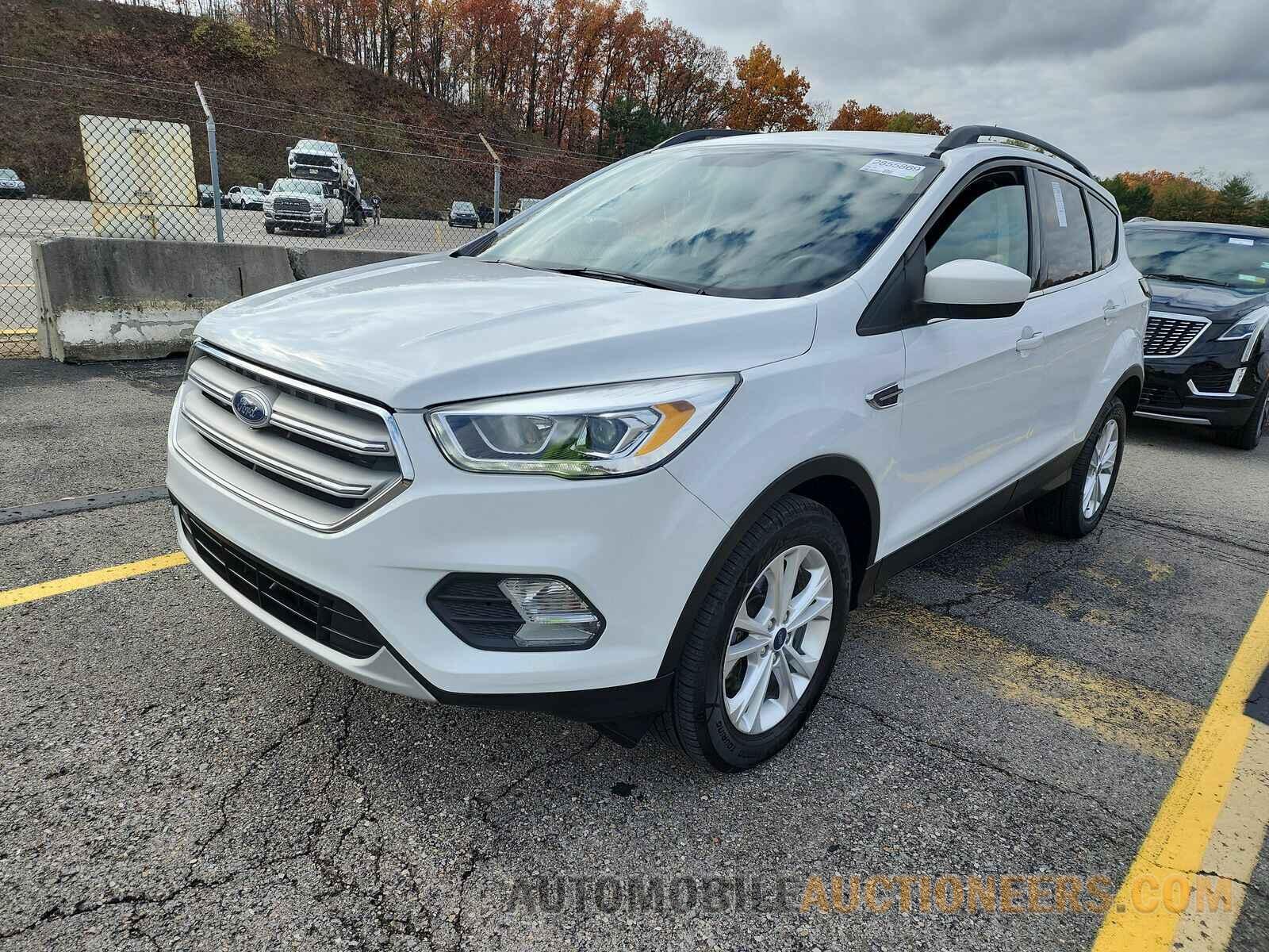 1FMCU9HDXJUC00046 Ford Escape 2018