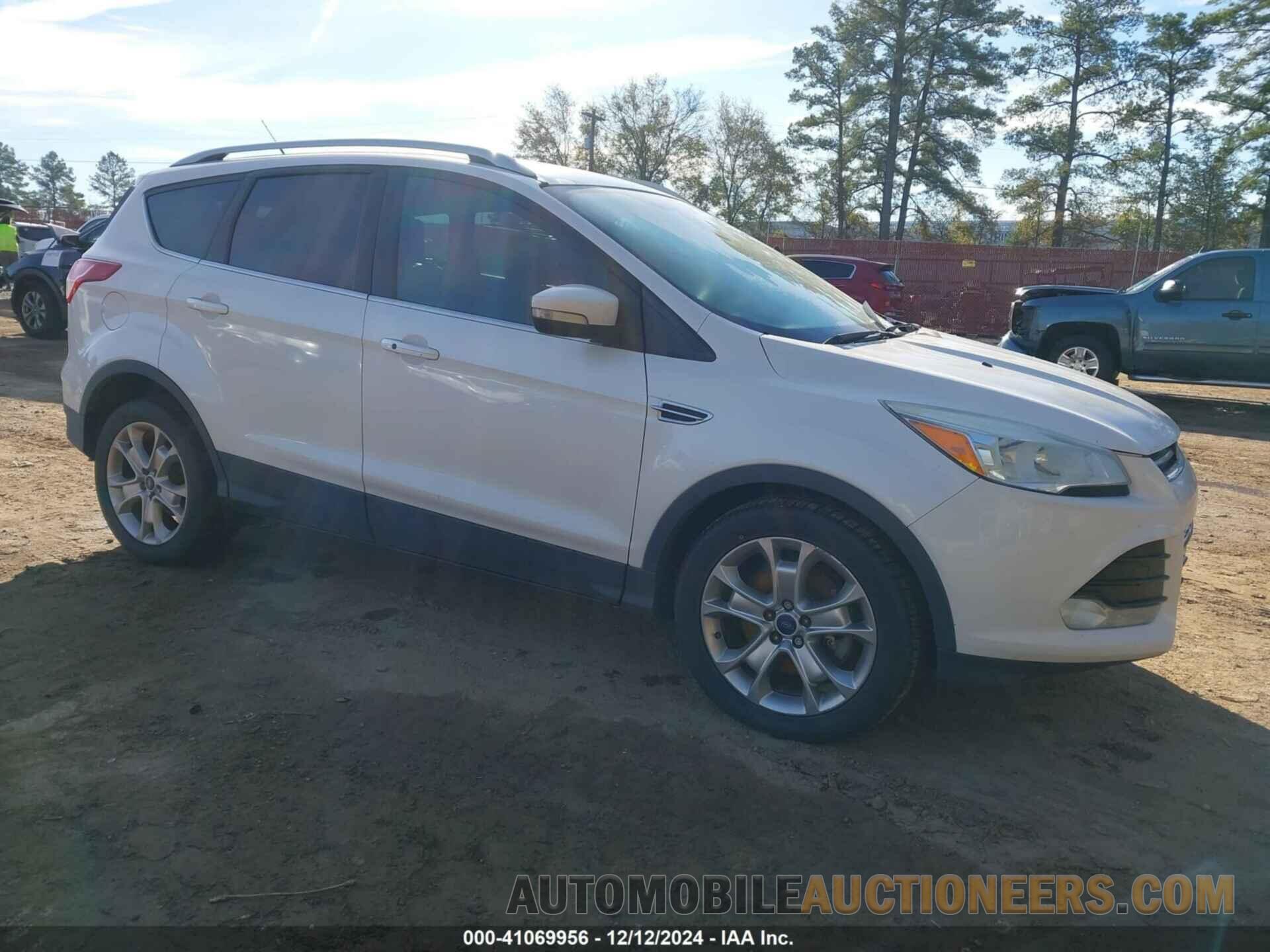 1FMCU9J90FUA83106 FORD ESCAPE 2015