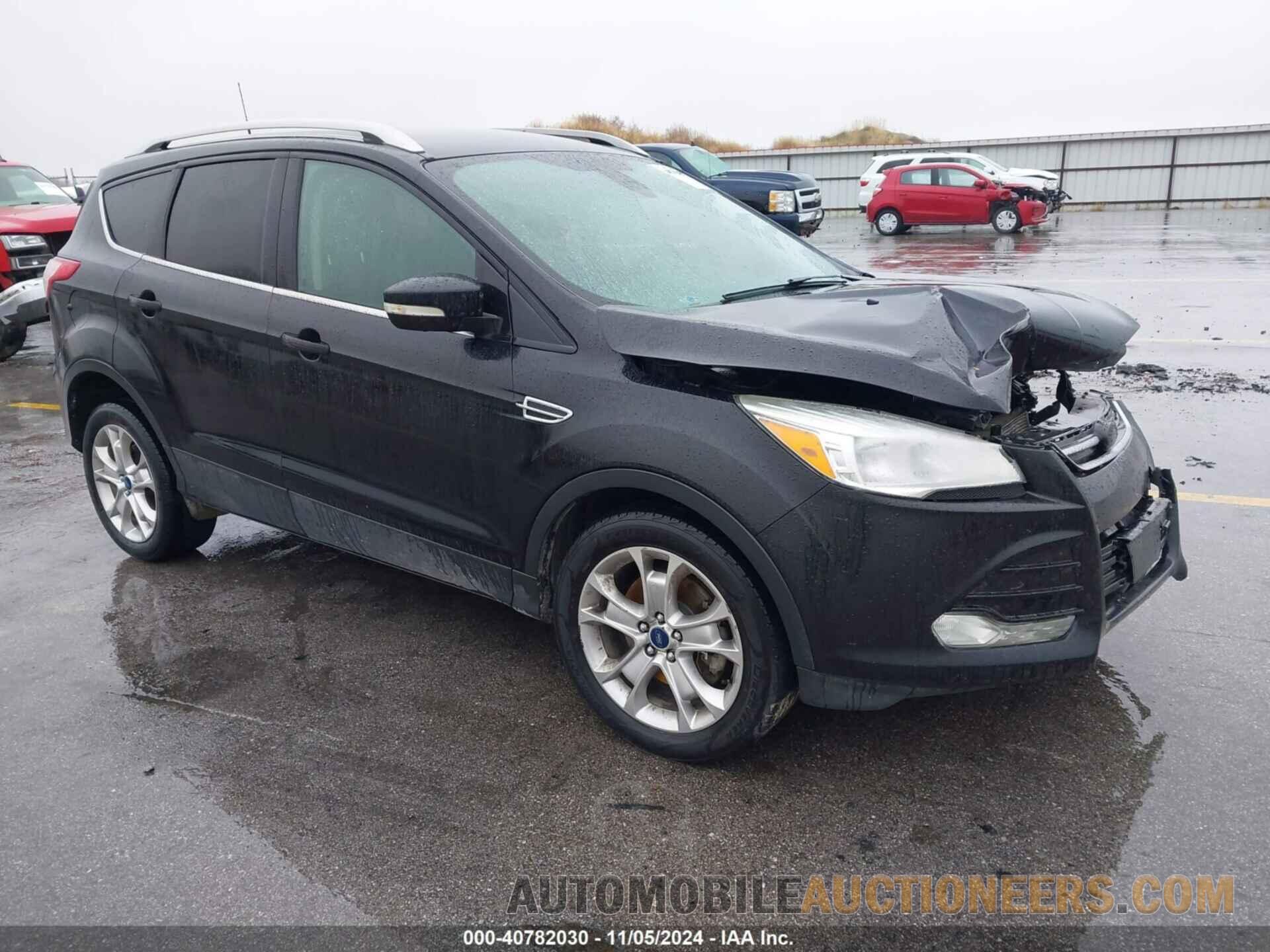 1FMCU9J90FUB05864 FORD ESCAPE 2015