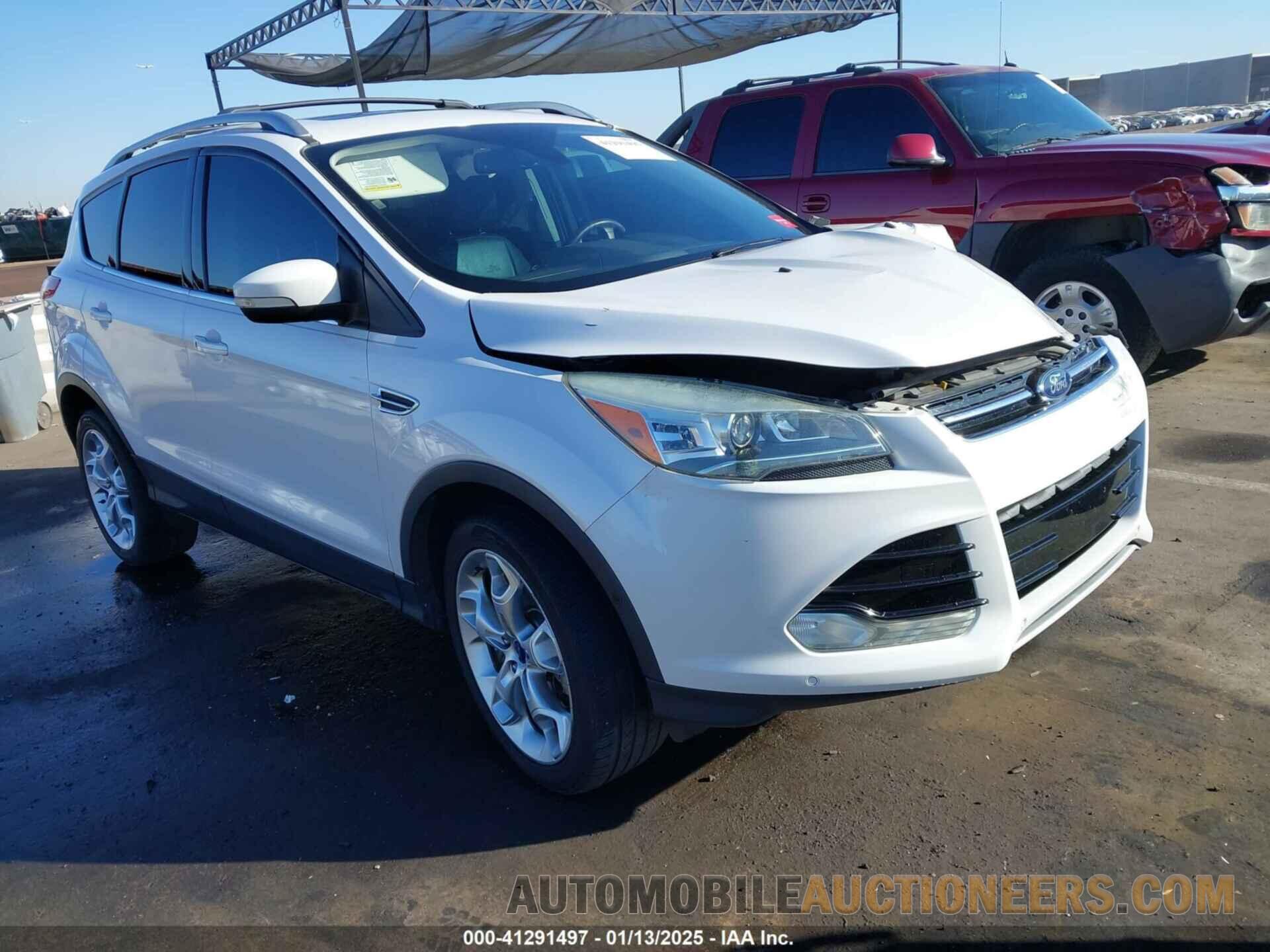 1FMCU9J90GUC88815 FORD ESCAPE 2016