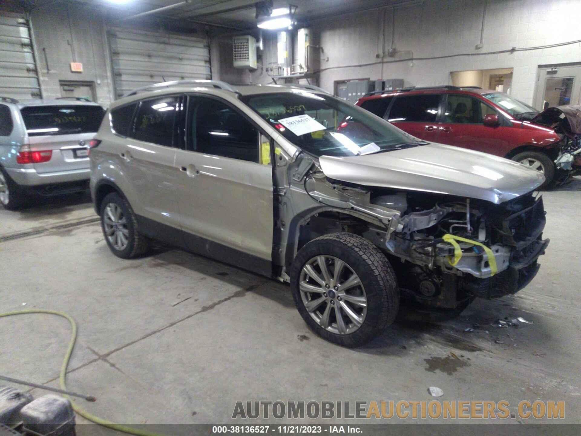 1FMCU9J90JUA69876 FORD ESCAPE 2018