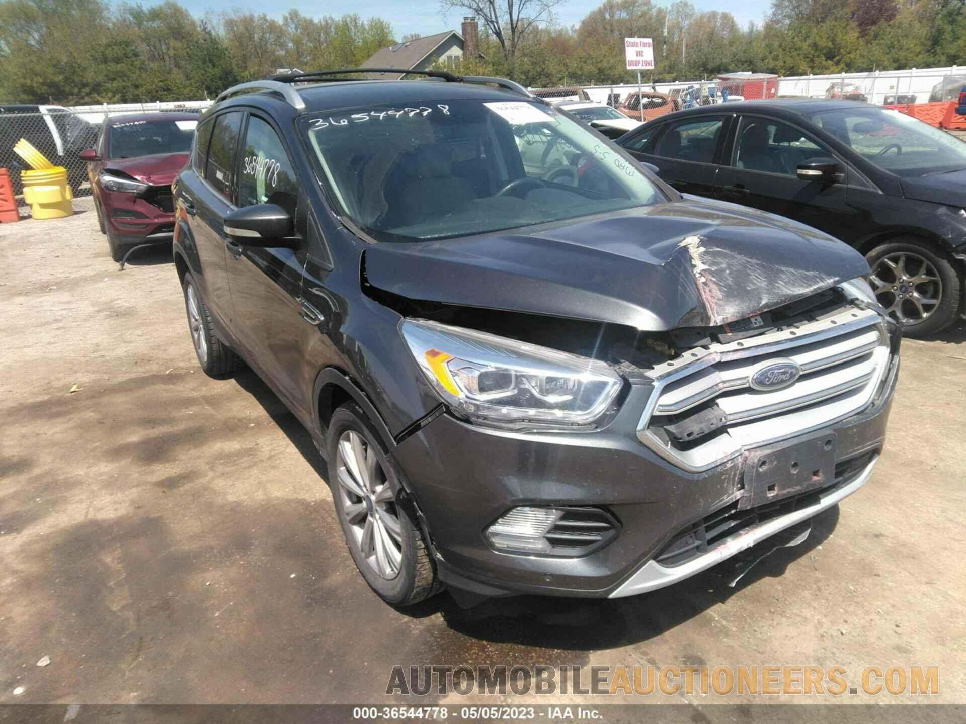 1FMCU9J90JUB17151 FORD ESCAPE 2018