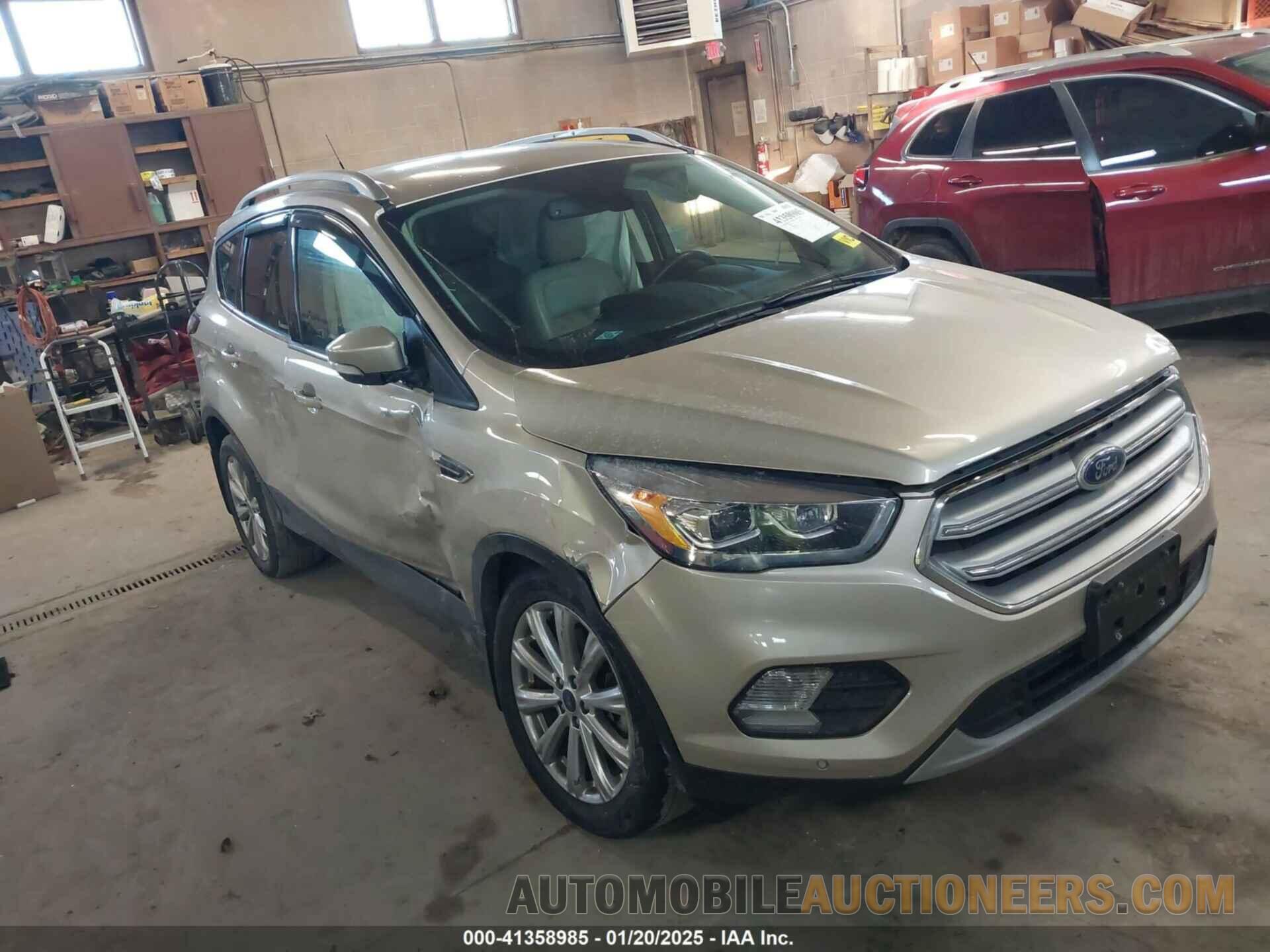 1FMCU9J90JUB84042 FORD ESCAPE 2018