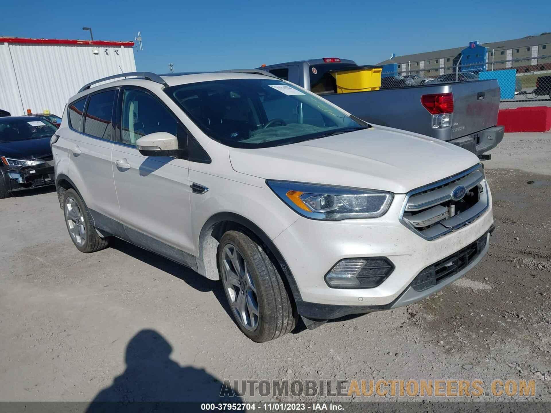 1FMCU9J90JUC04726 FORD ESCAPE 2018