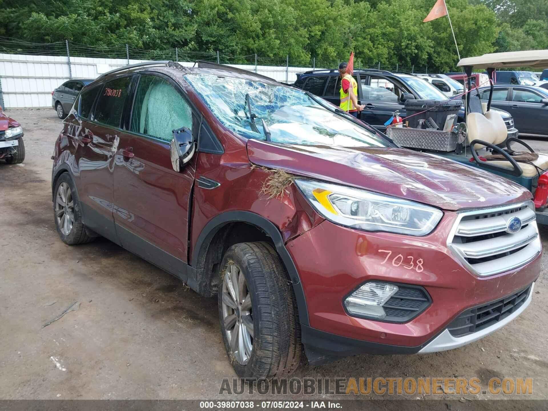 1FMCU9J90JUC69379 FORD ESCAPE 2018