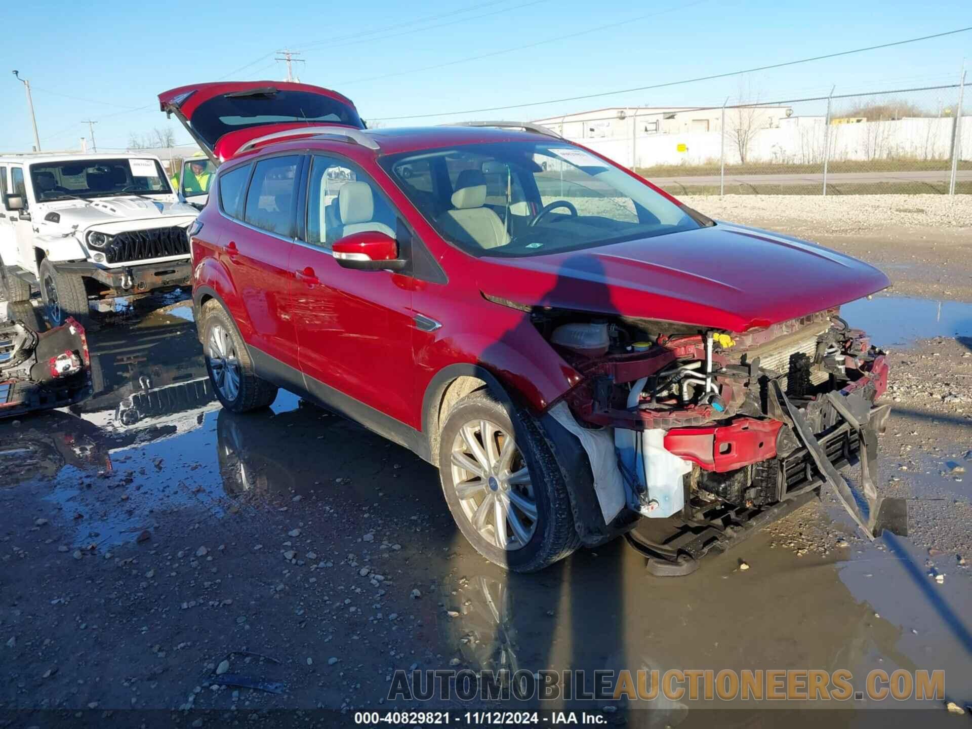 1FMCU9J90JUD16457 FORD ESCAPE 2018