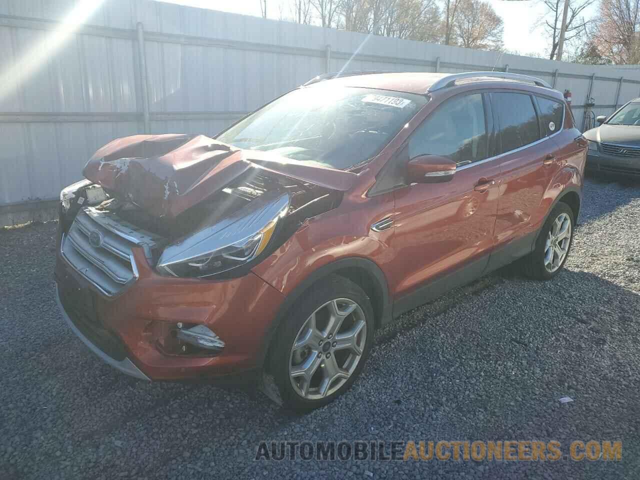 1FMCU9J90KUC28963 FORD ESCAPE 2019