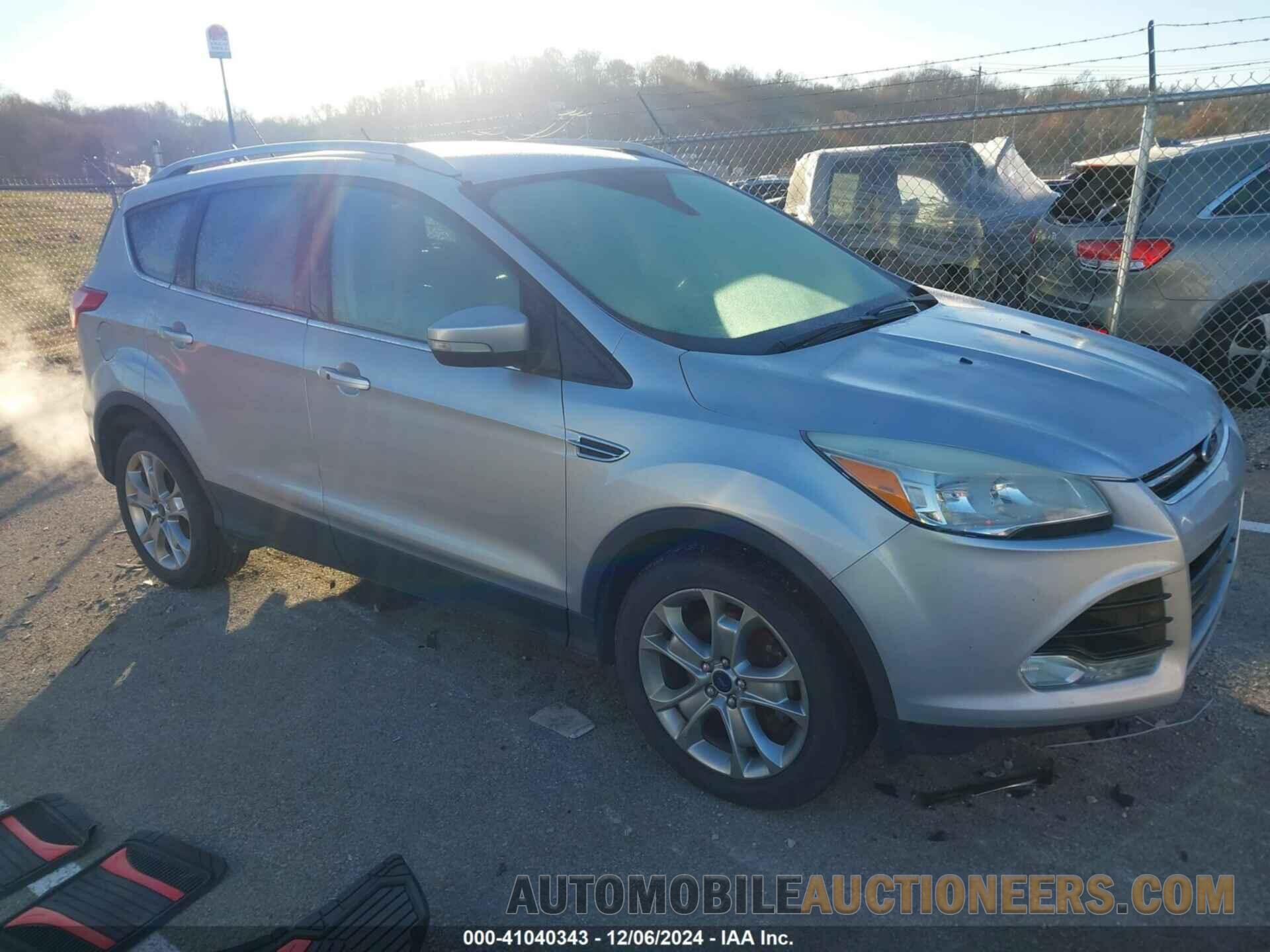 1FMCU9J91FUA82966 FORD ESCAPE 2015