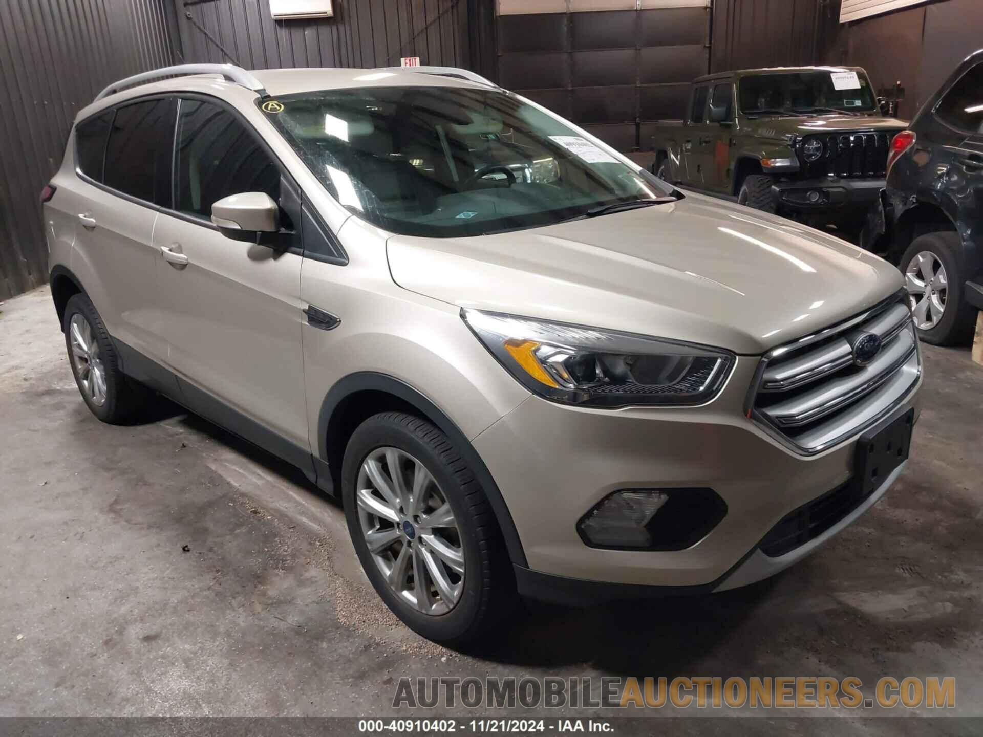 1FMCU9J91HUF09307 FORD ESCAPE 2017