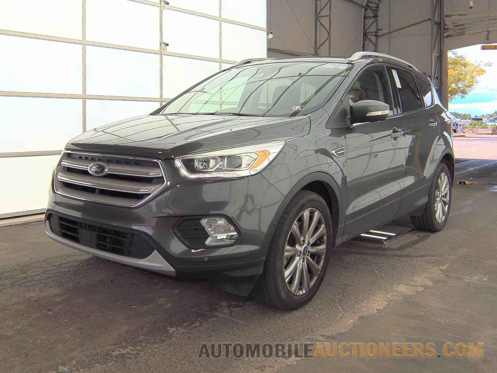 1FMCU9J91JUB30913 Ford Escape 2018