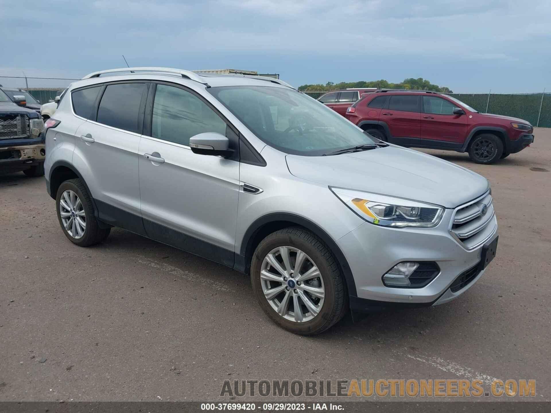 1FMCU9J91JUB84177 FORD ESCAPE 2018