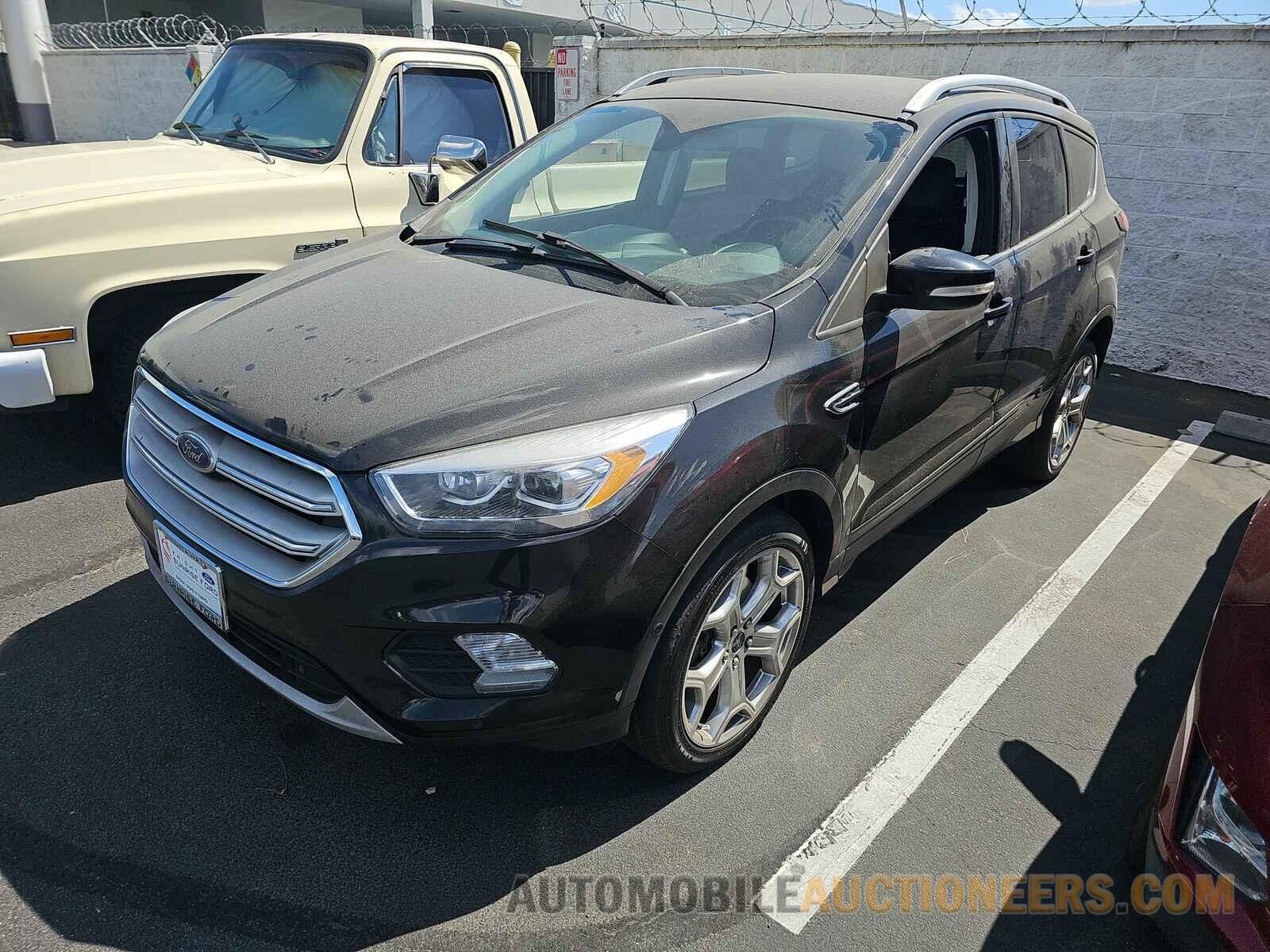 1FMCU9J91KUA70049 Ford Escape 2019