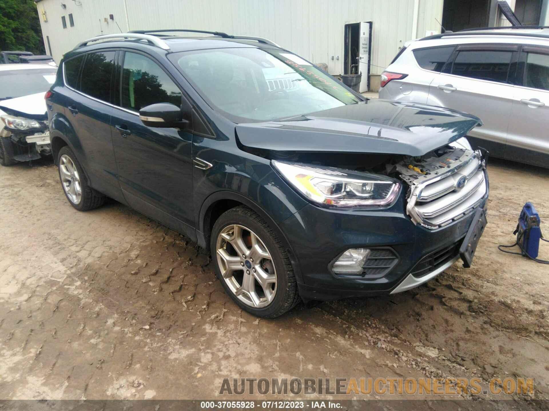 1FMCU9J91KUB17998 FORD ESCAPE 2019