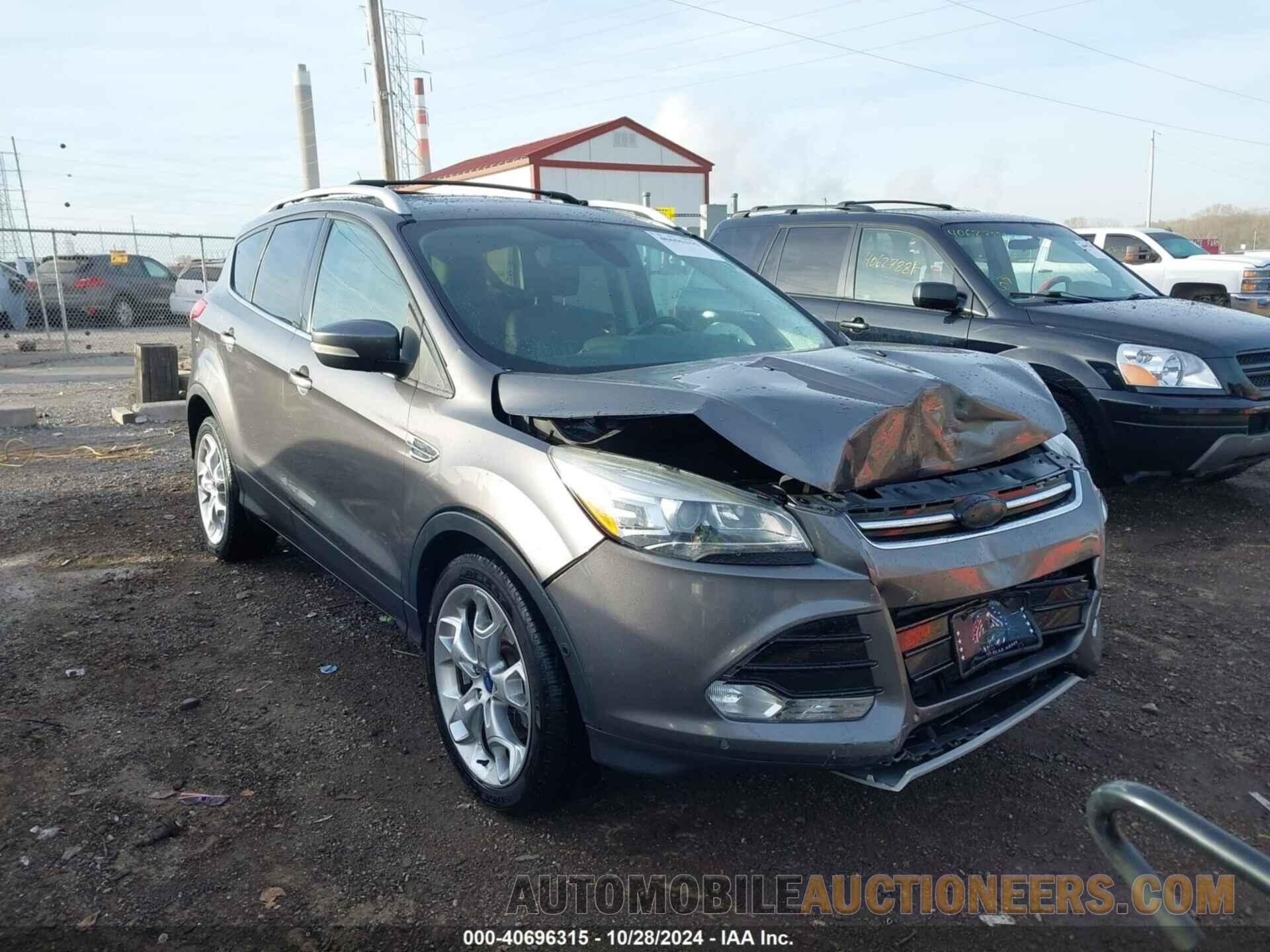 1FMCU9J92DUB07192 FORD ESCAPE 2013