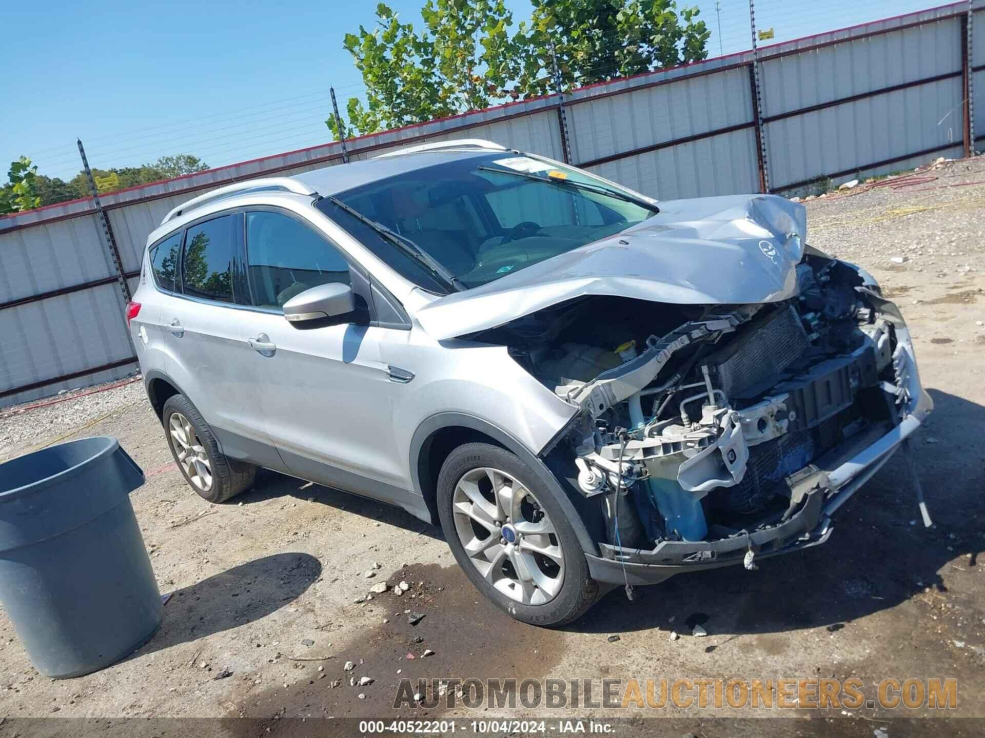 1FMCU9J92FUB40339 FORD ESCAPE 2015