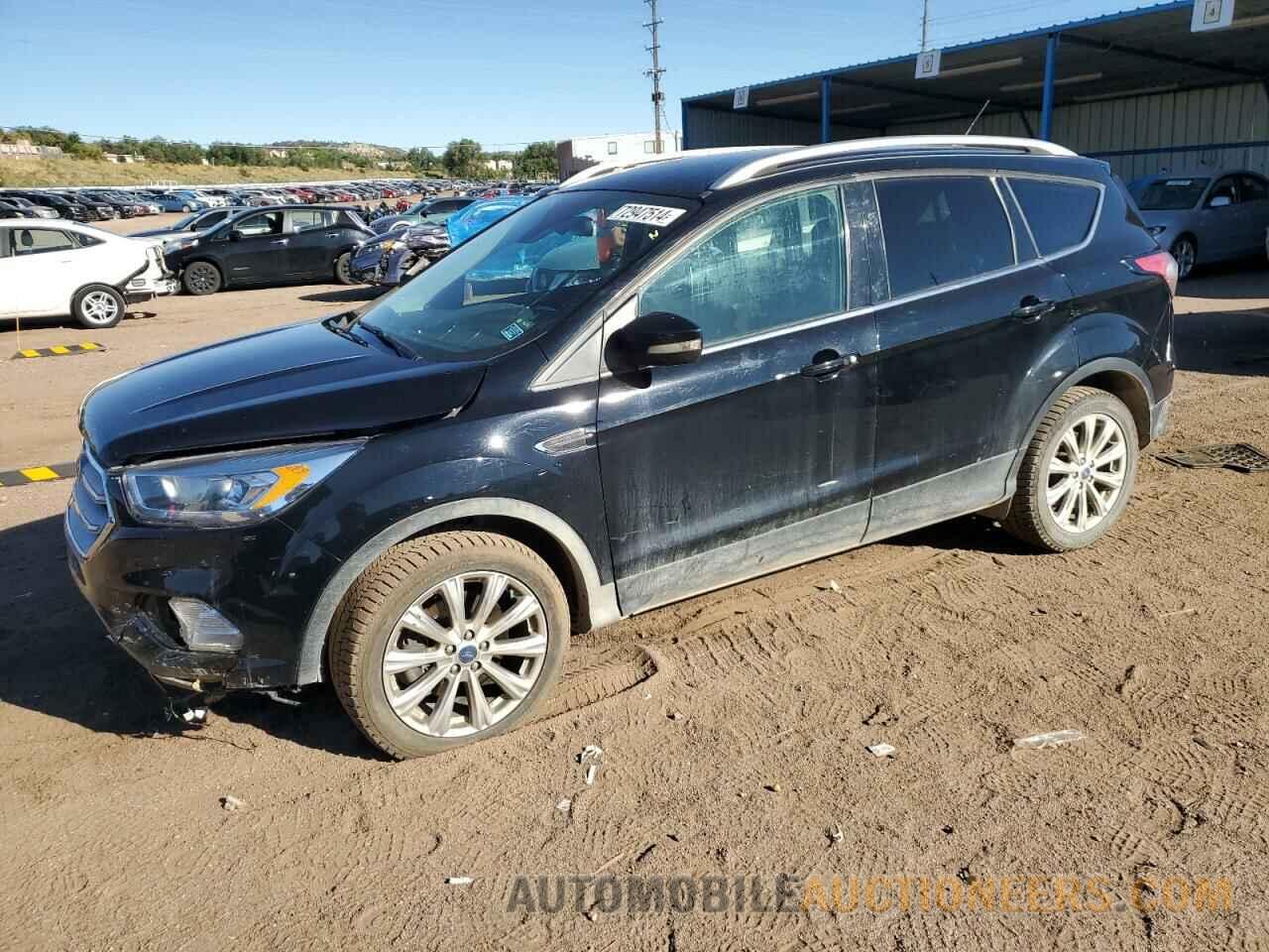 1FMCU9J92HUE91075 FORD ESCAPE 2017