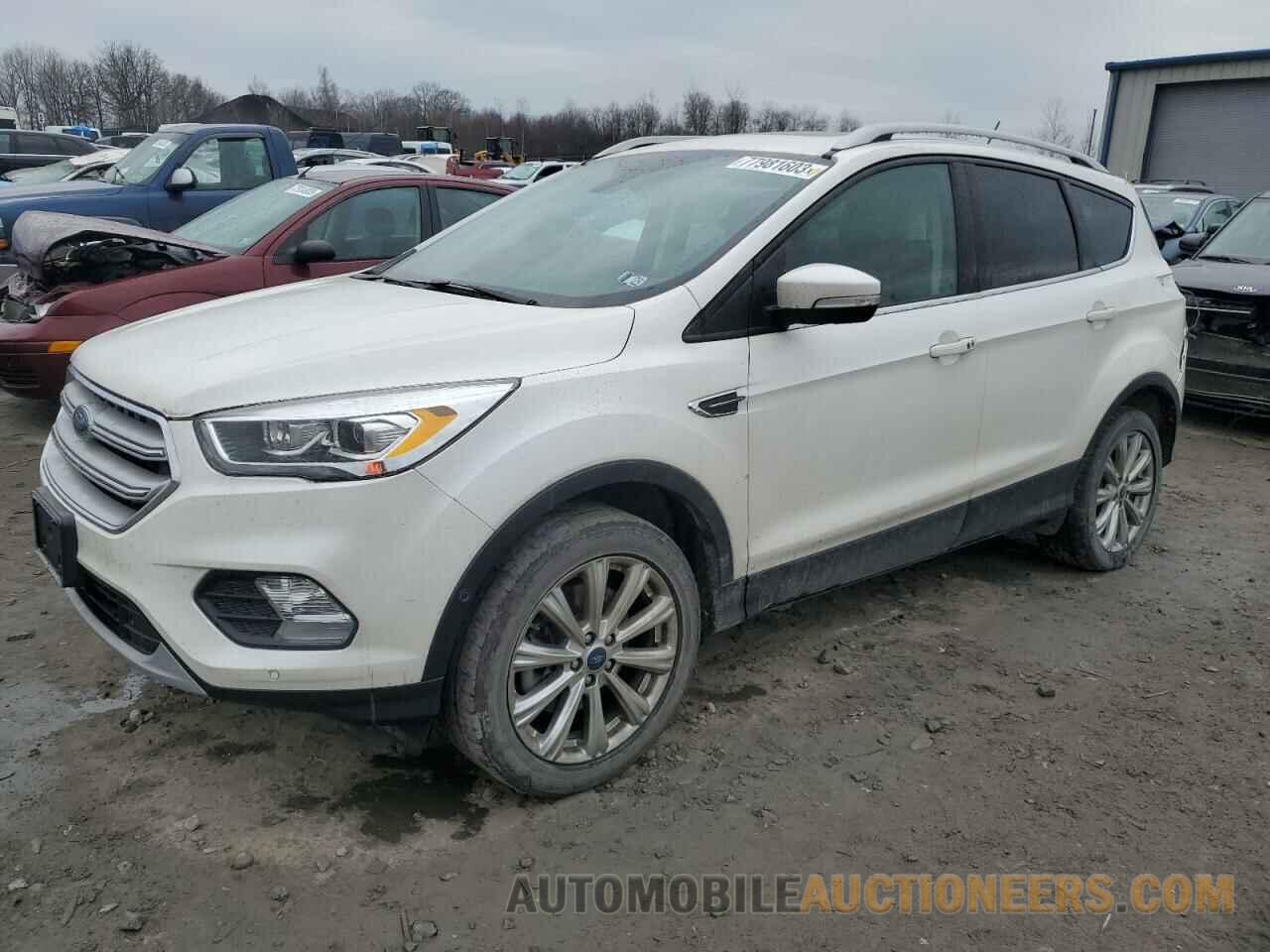 1FMCU9J92JUA60032 FORD ESCAPE 2018