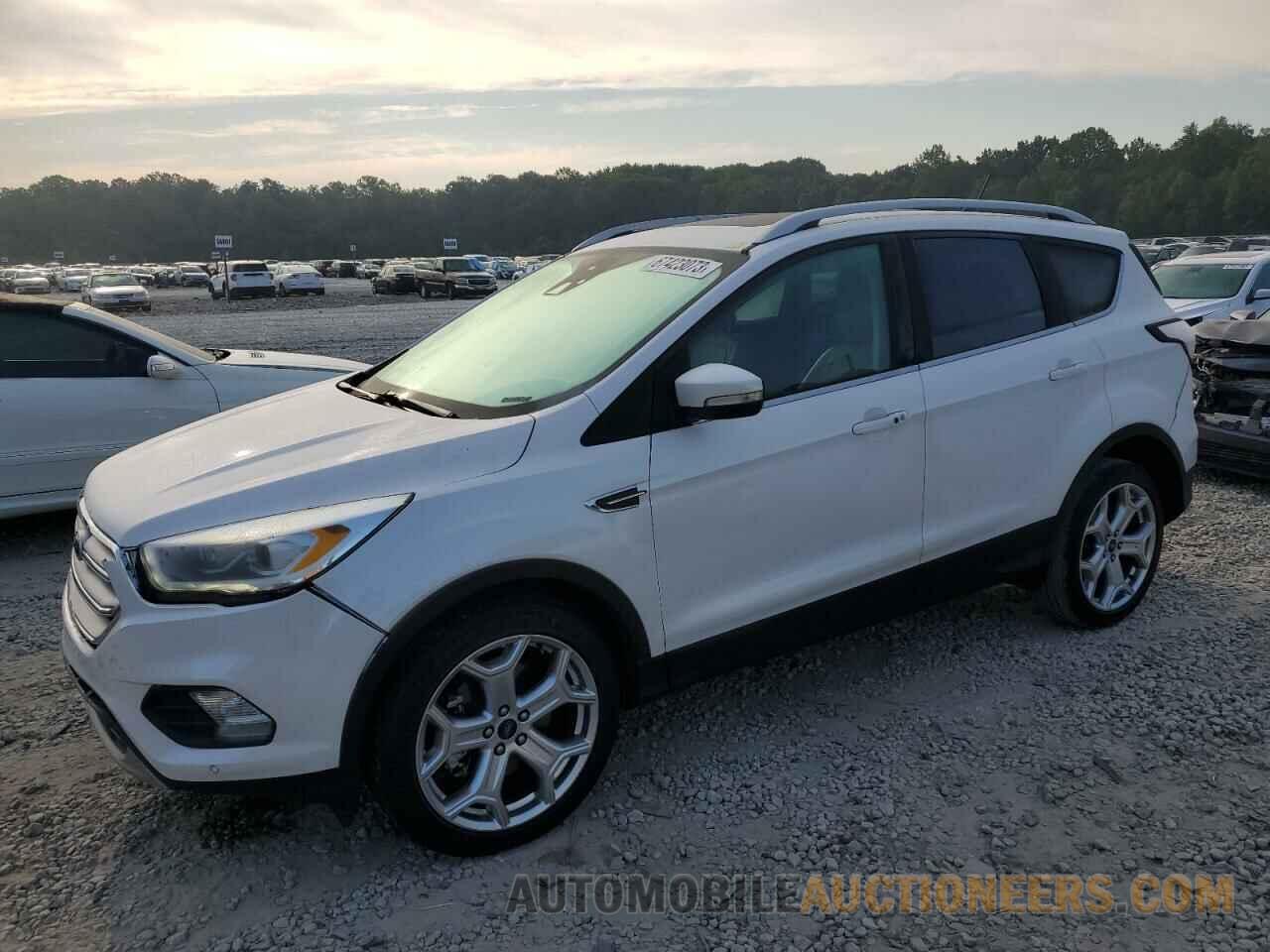 1FMCU9J92JUB26031 FORD ESCAPE 2018