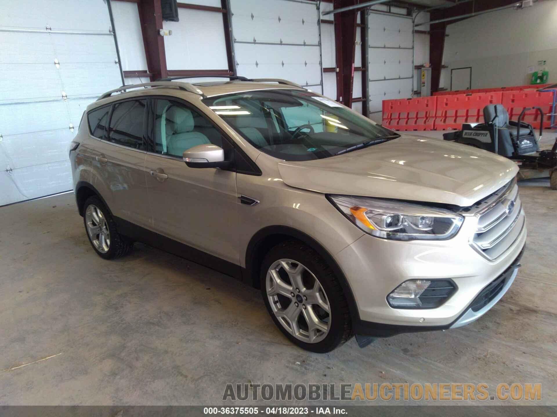 1FMCU9J92JUD02625 FORD ESCAPE 2018