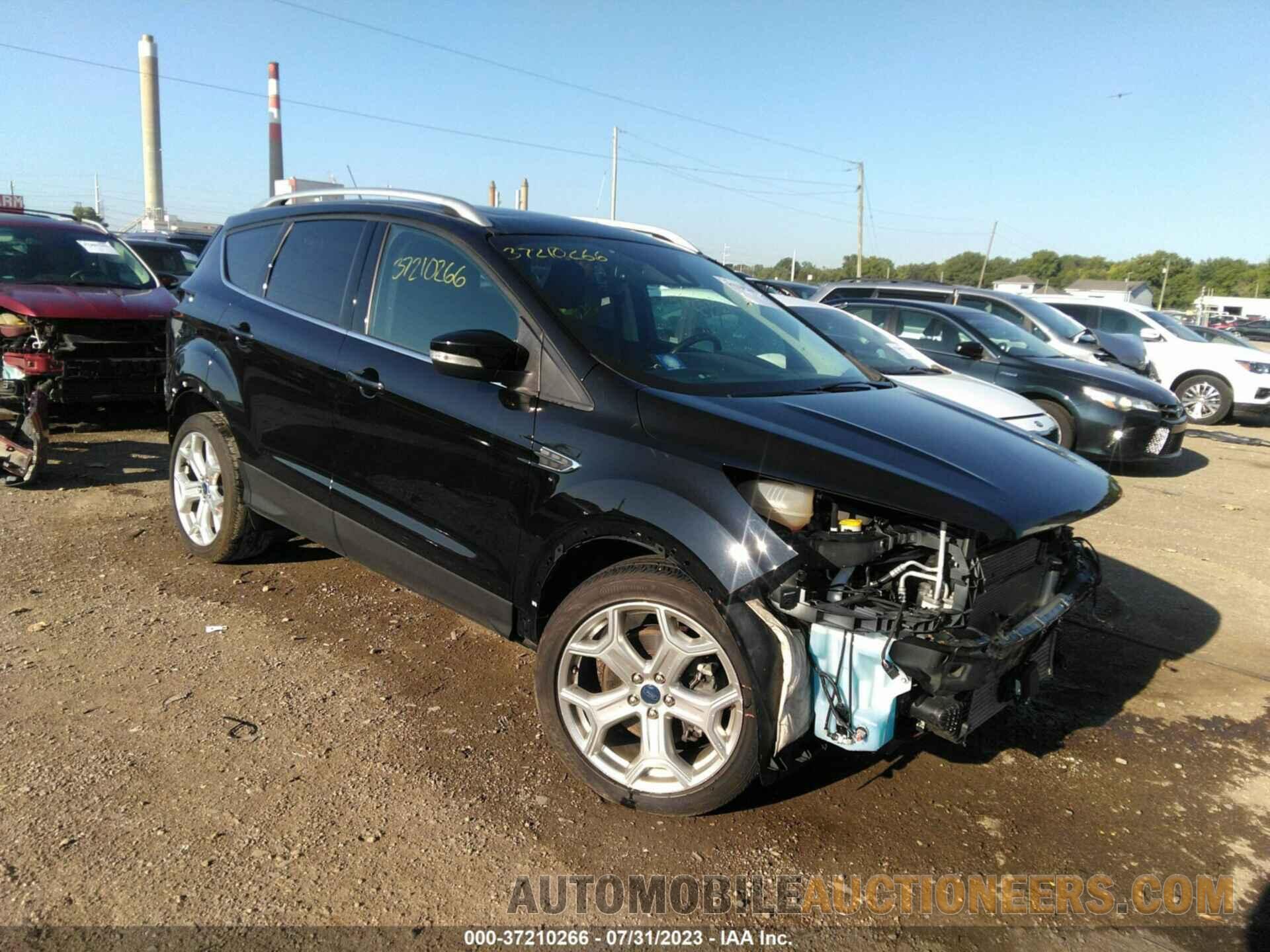 1FMCU9J92KUC04325 FORD ESCAPE 2019