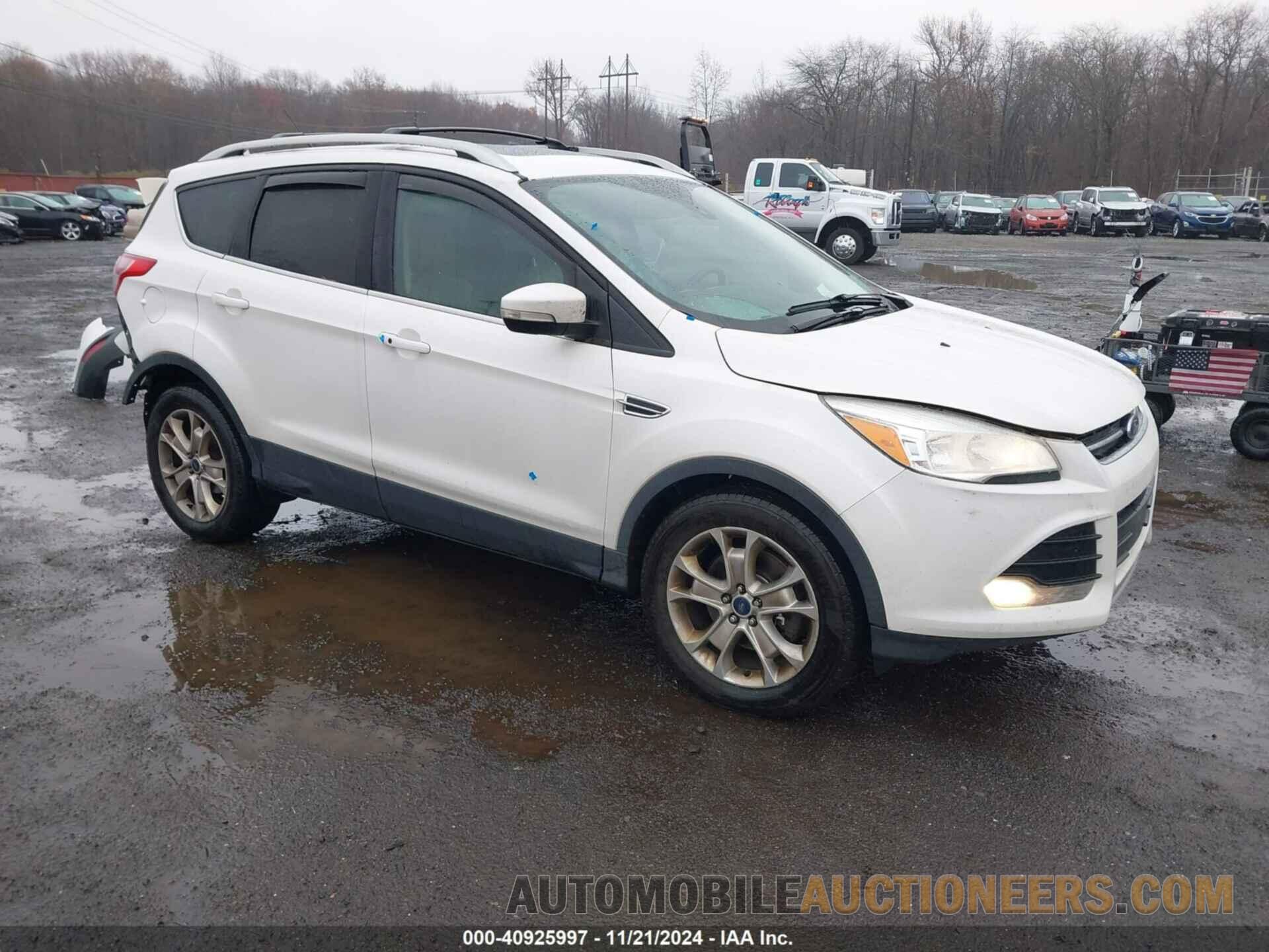 1FMCU9J93GUB51044 FORD ESCAPE 2016