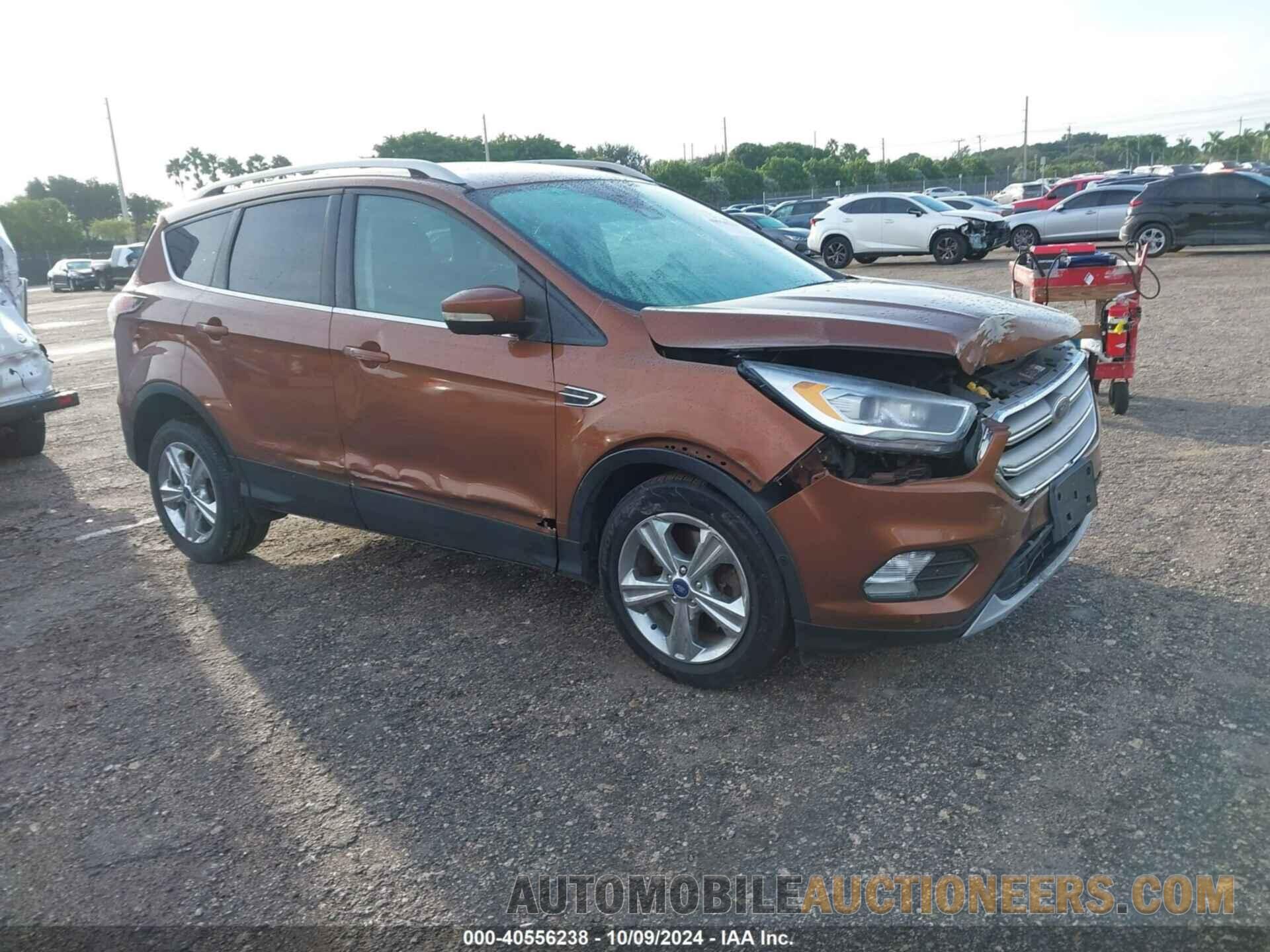 1FMCU9J93HUA21864 FORD ESCAPE 2017