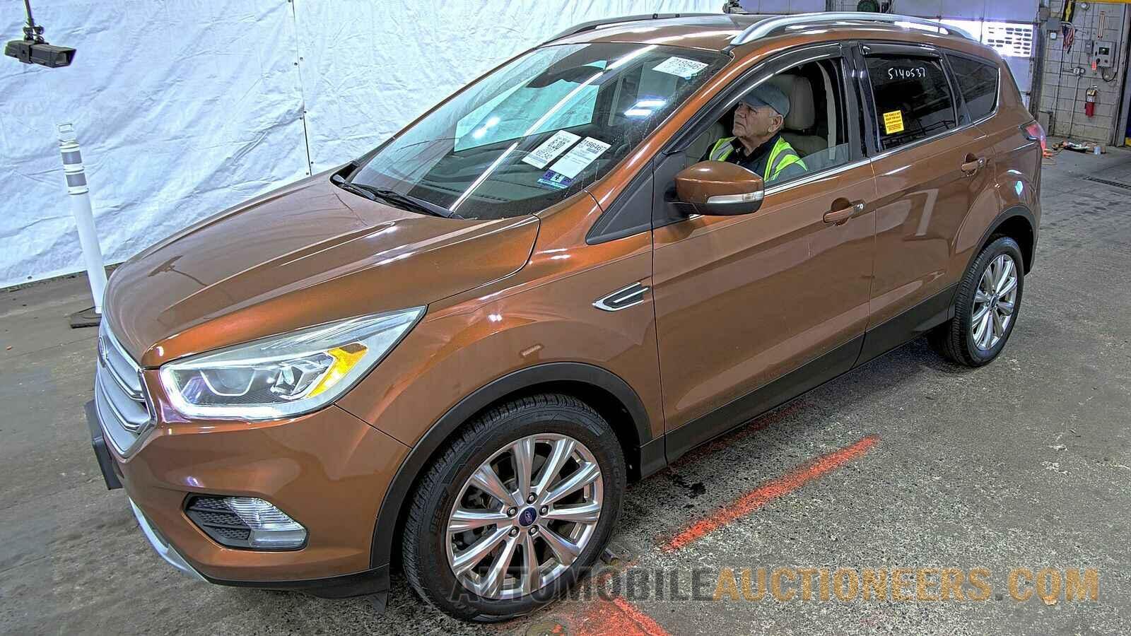 1FMCU9J93HUA56629 Ford Escape 2017