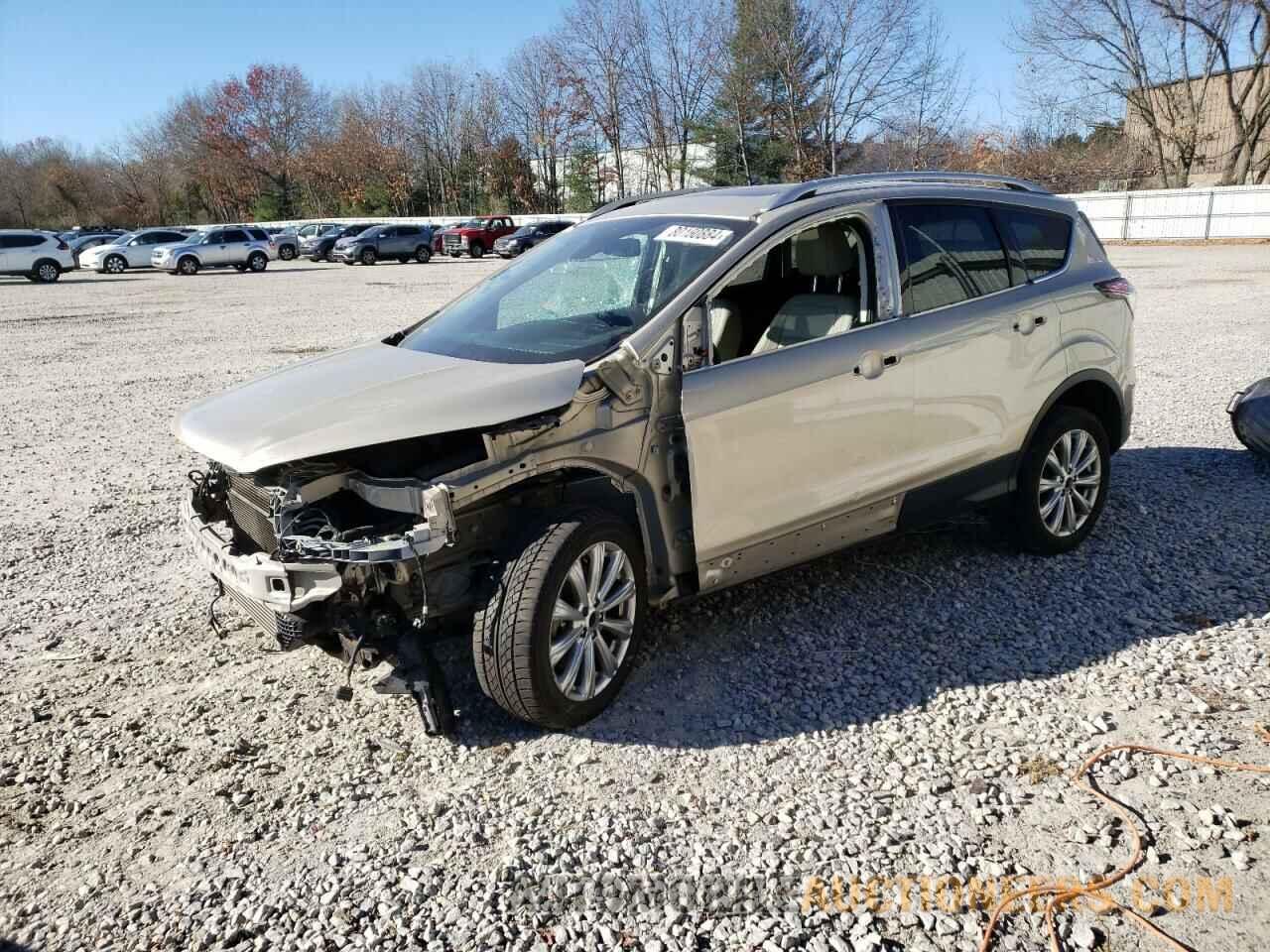 1FMCU9J93HUD70832 FORD ESCAPE 2017