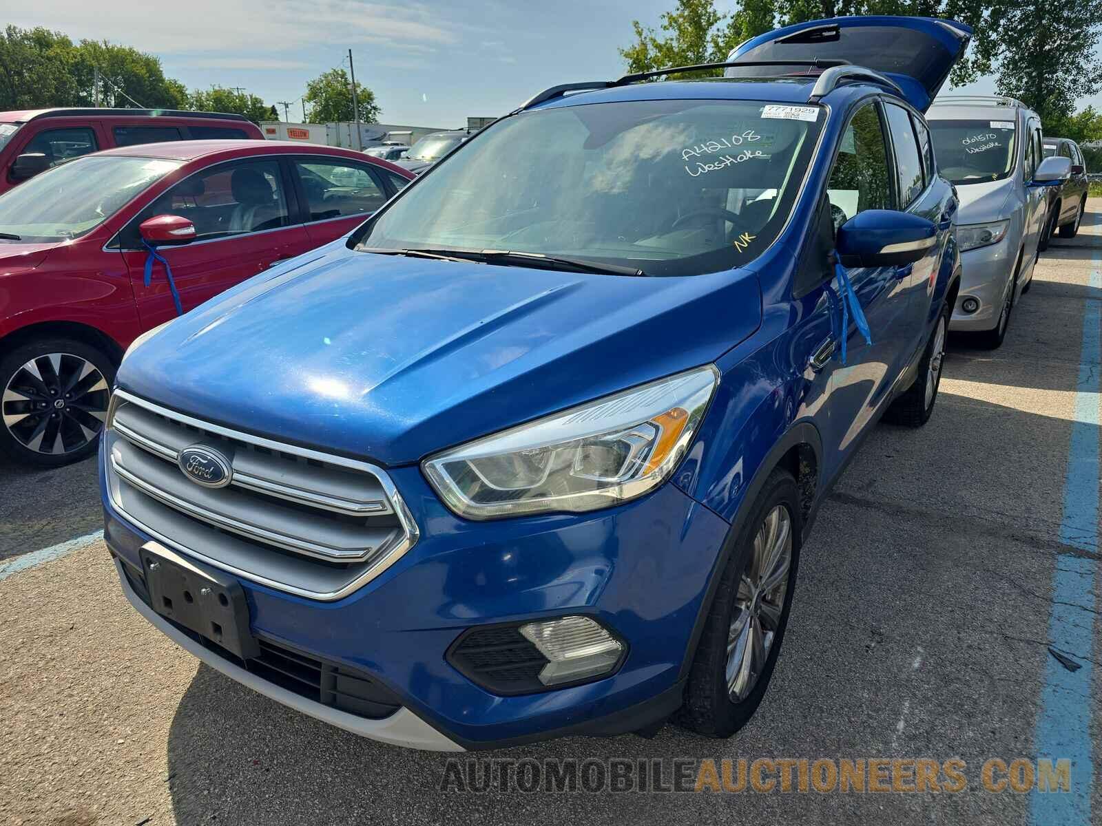 1FMCU9J94HUA42108 Ford Escape 2017