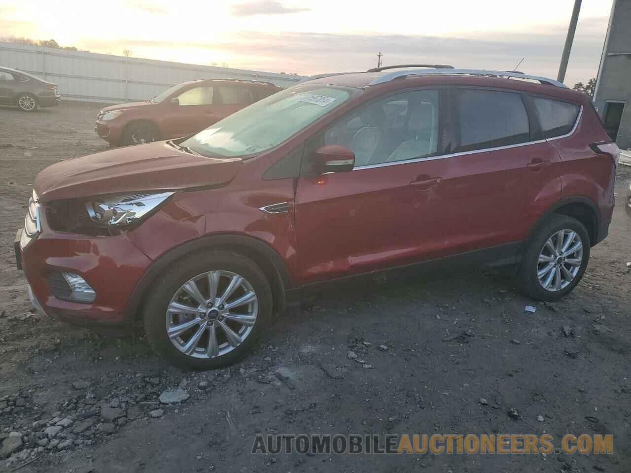 1FMCU9J94HUD64456 FORD ESCAPE 2017