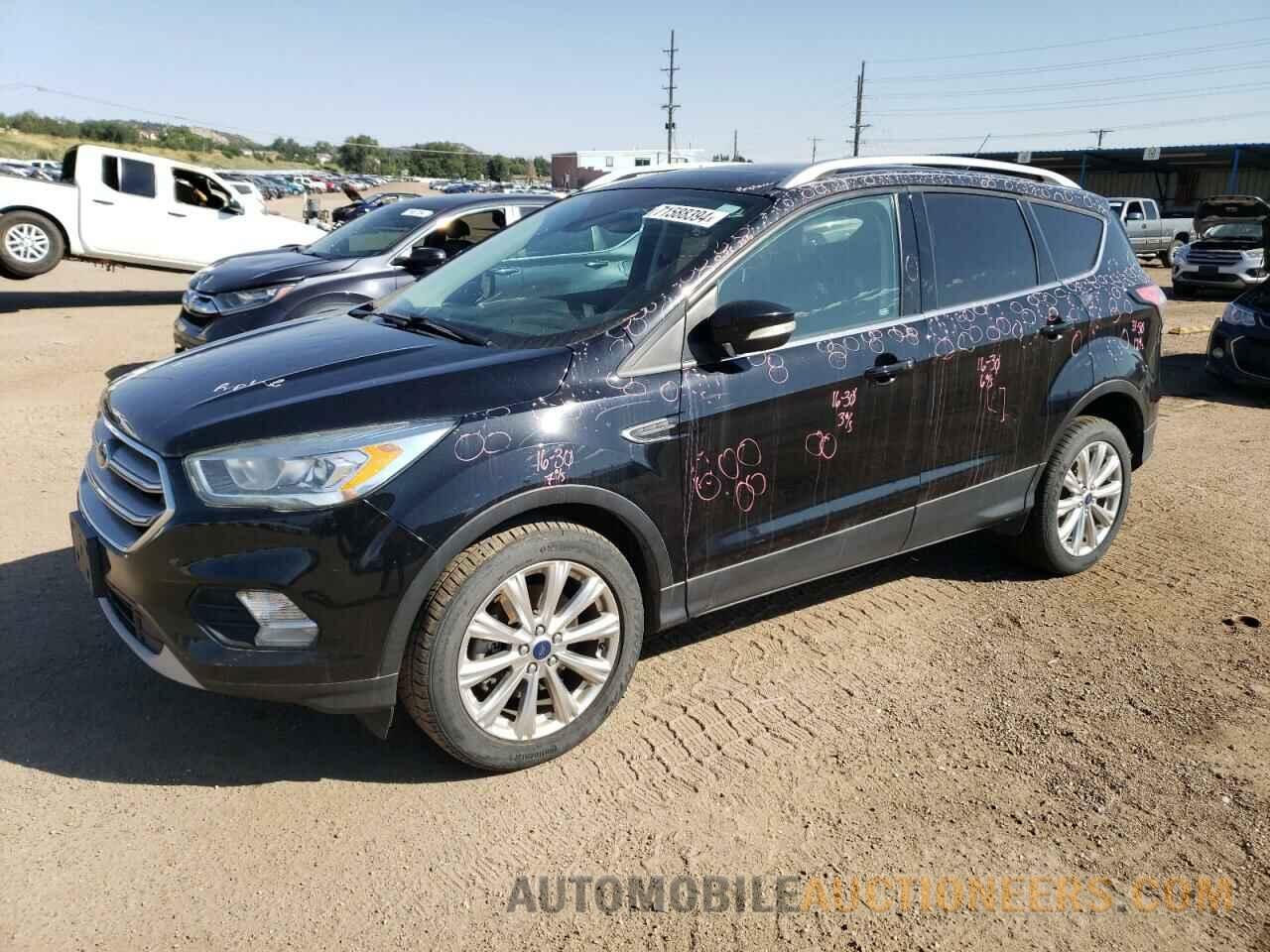 1FMCU9J94HUD80687 FORD ESCAPE 2017