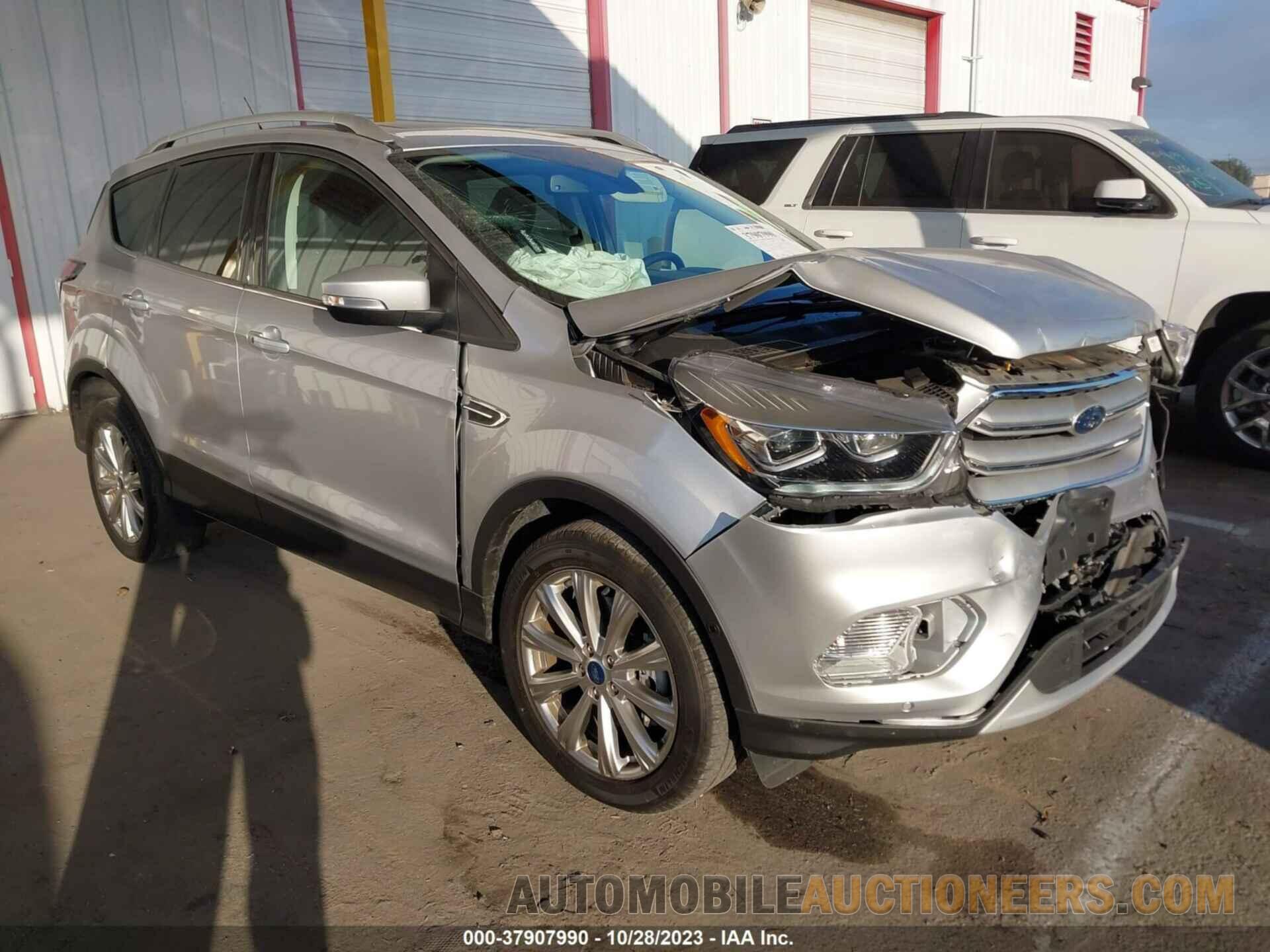 1FMCU9J94JUD61756 FORD ESCAPE 2018