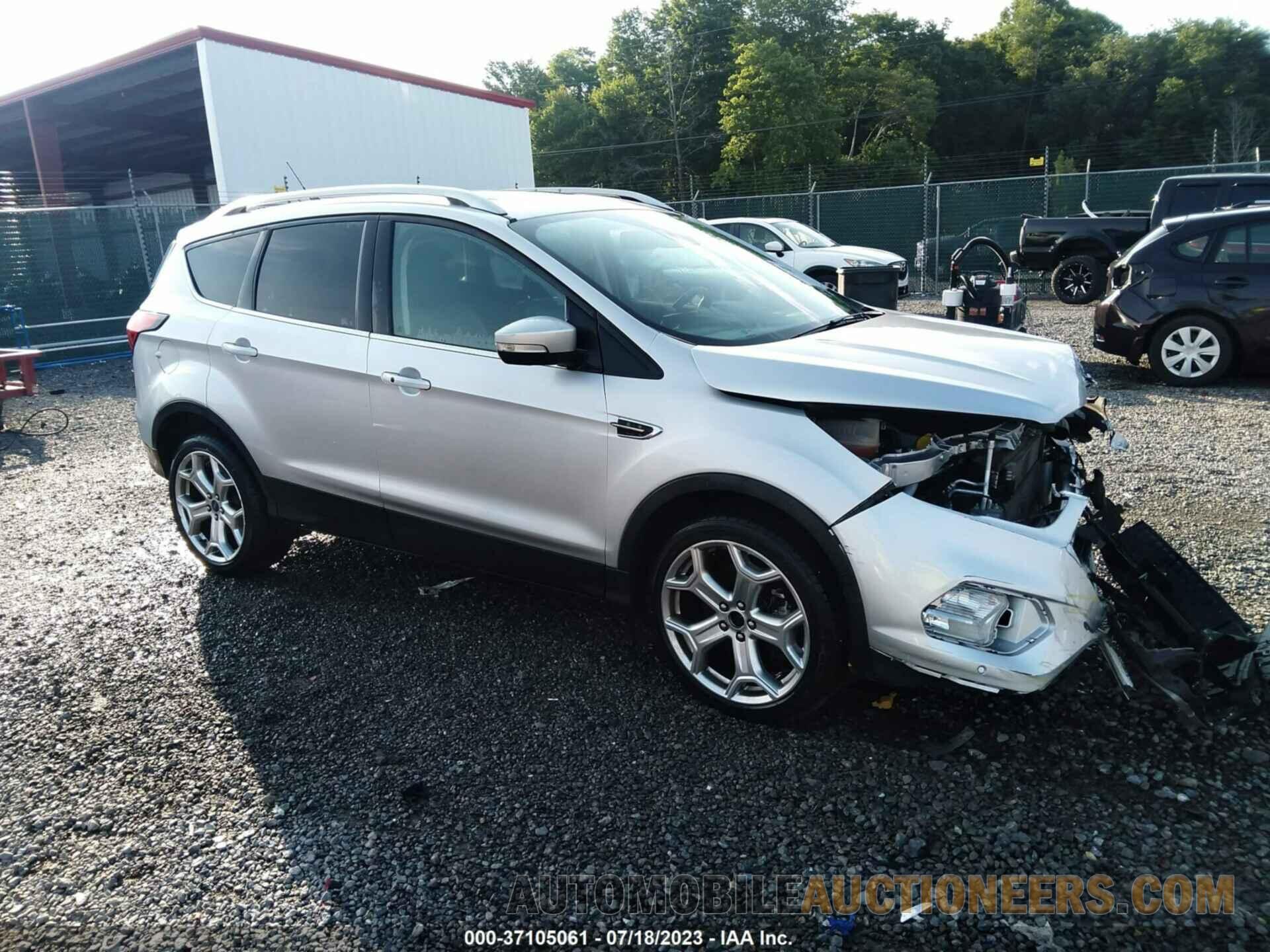 1FMCU9J94KUA15546 FORD ESCAPE 2019