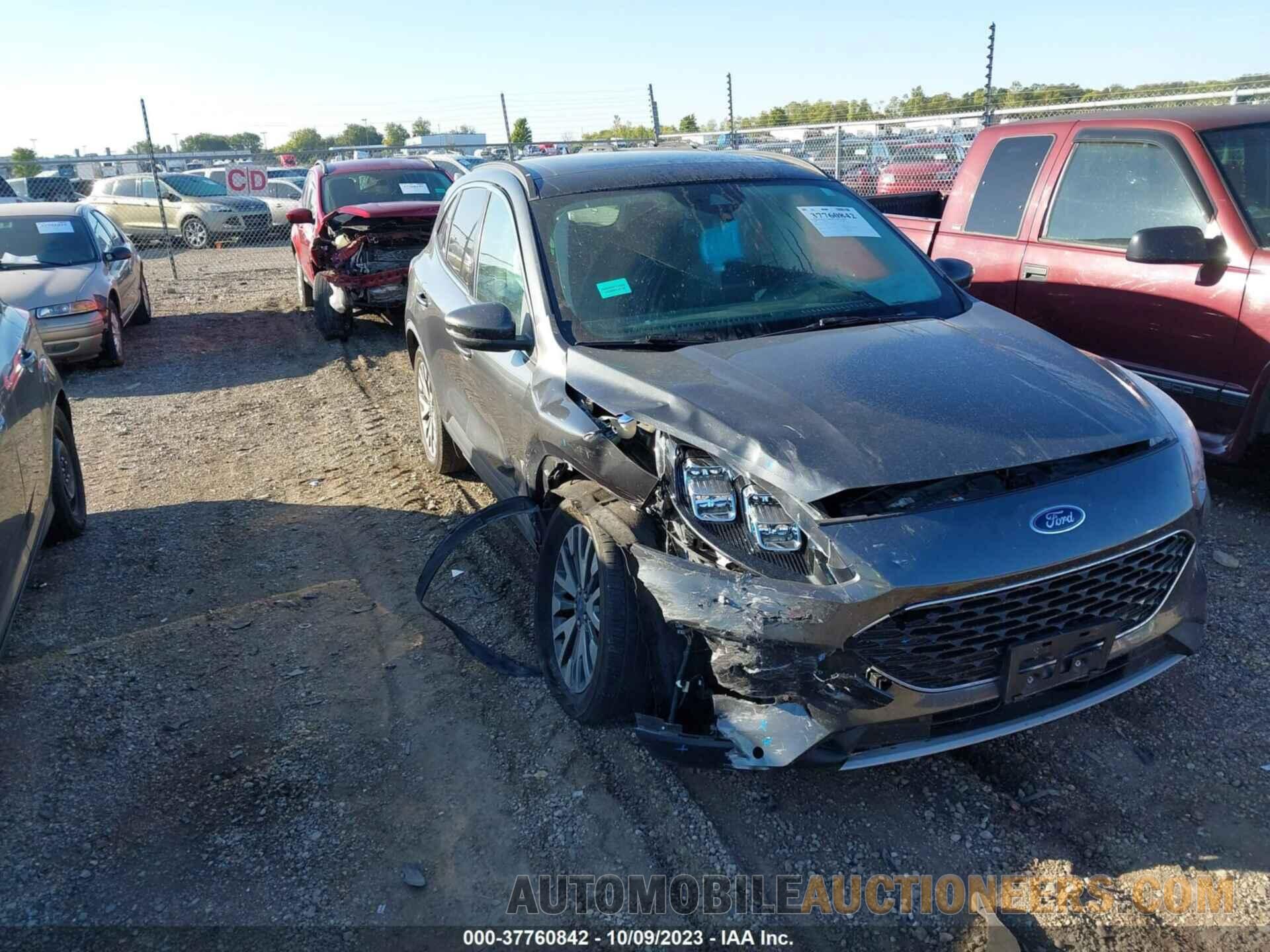 1FMCU9J94LUA56261 FORD ESCAPE 2020