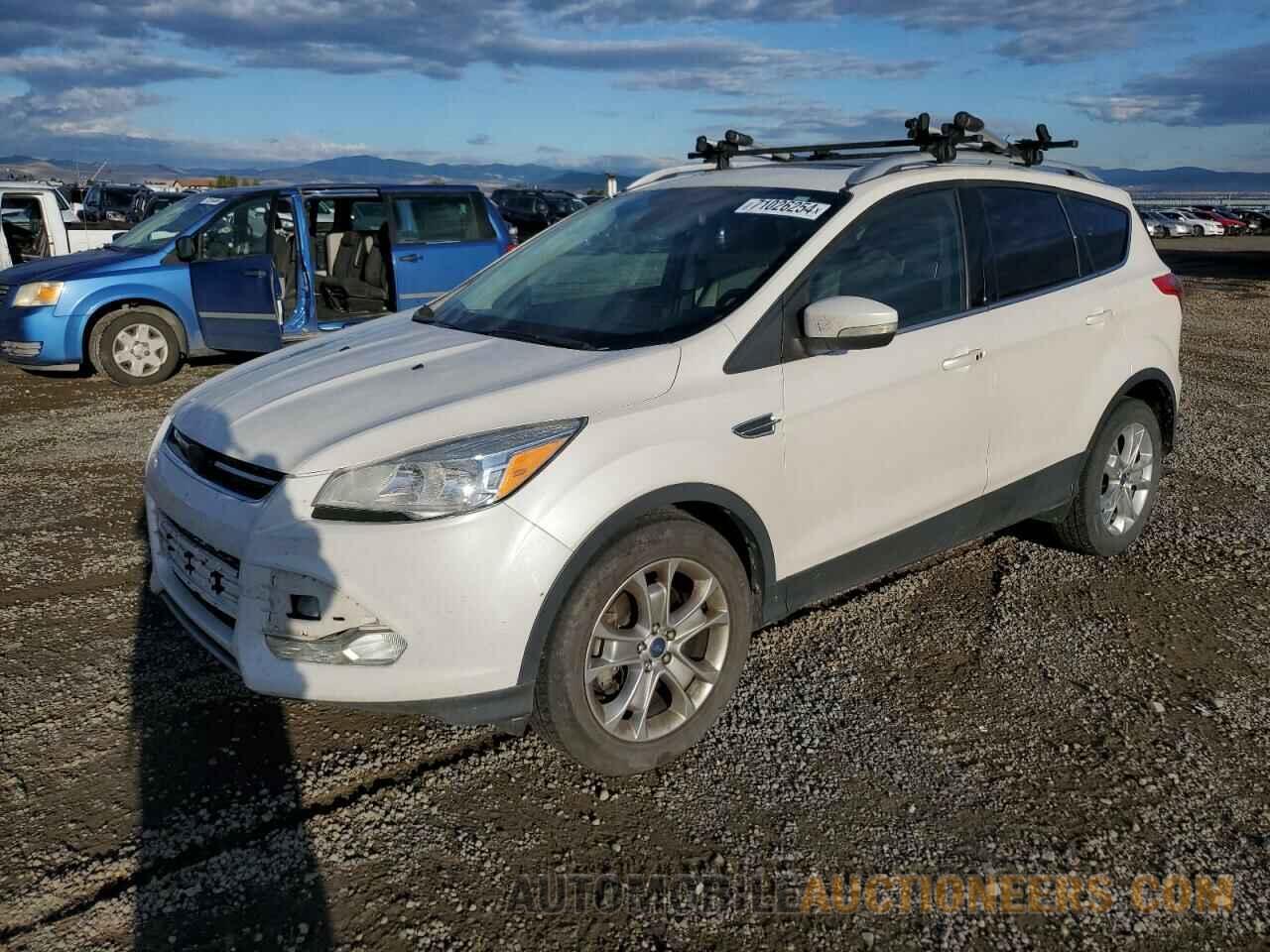 1FMCU9J95EUA23725 FORD ESCAPE 2014