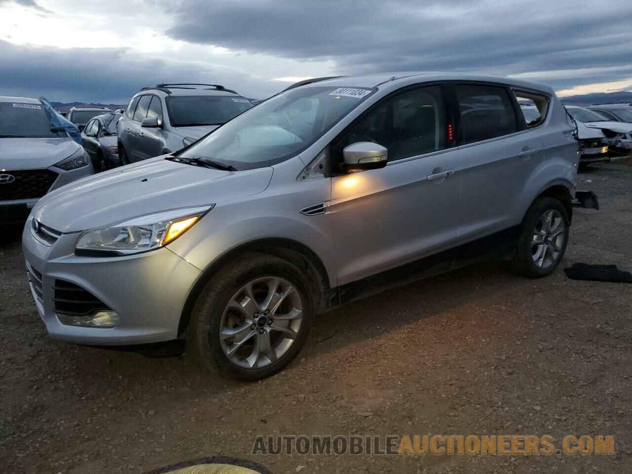 1FMCU9J95GUA40110 FORD ESCAPE 2016