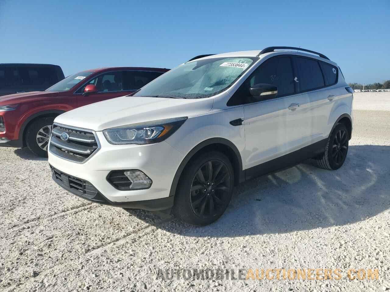 1FMCU9J95HUE92902 FORD ESCAPE 2017