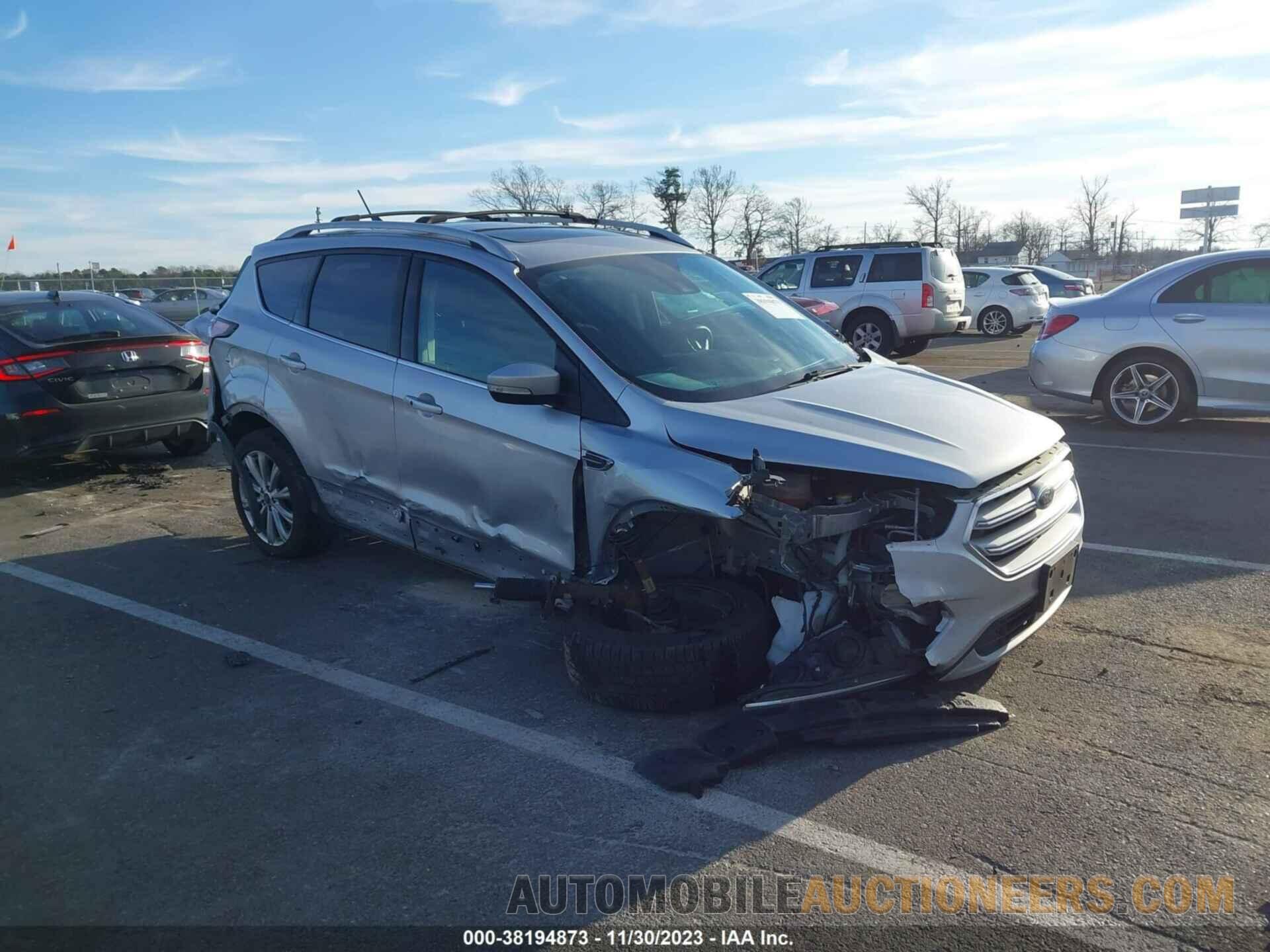 1FMCU9J95JUA77715 FORD ESCAPE 2018