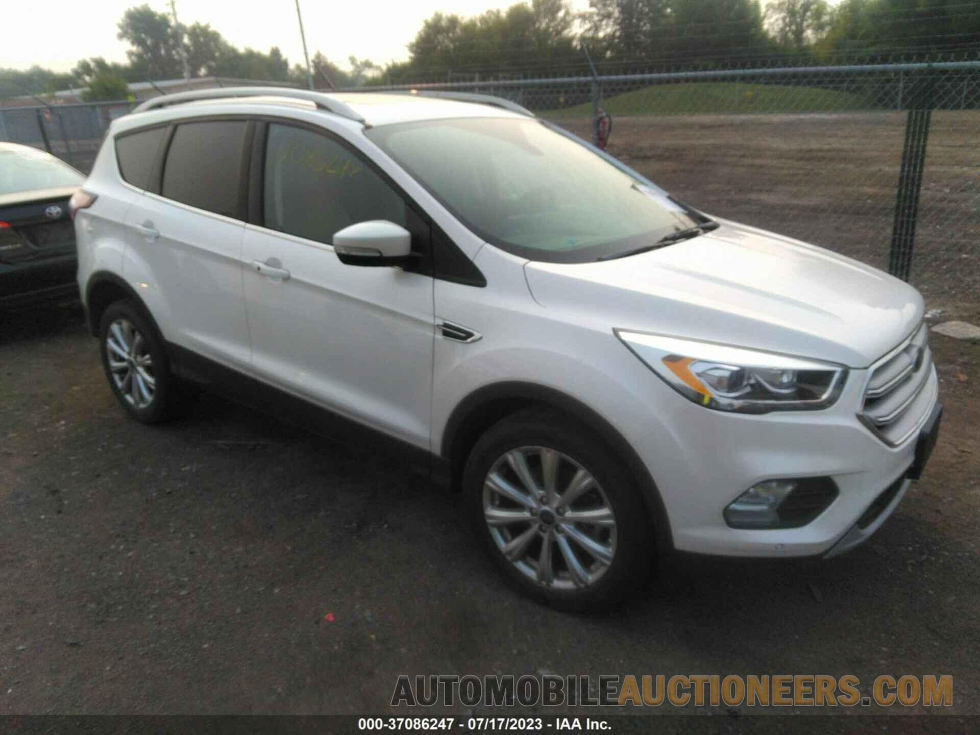 1FMCU9J95JUC21120 FORD ESCAPE 2018