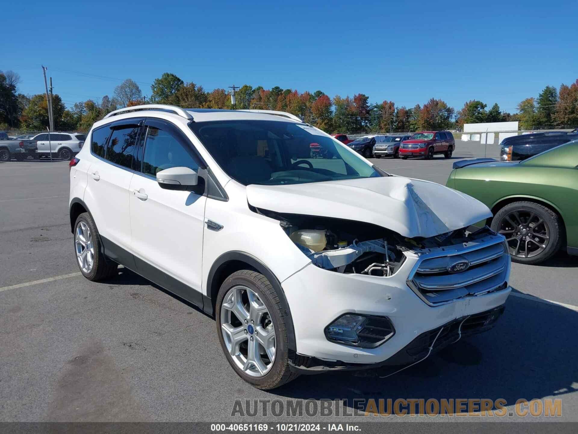 1FMCU9J95KUB19706 FORD ESCAPE 2019