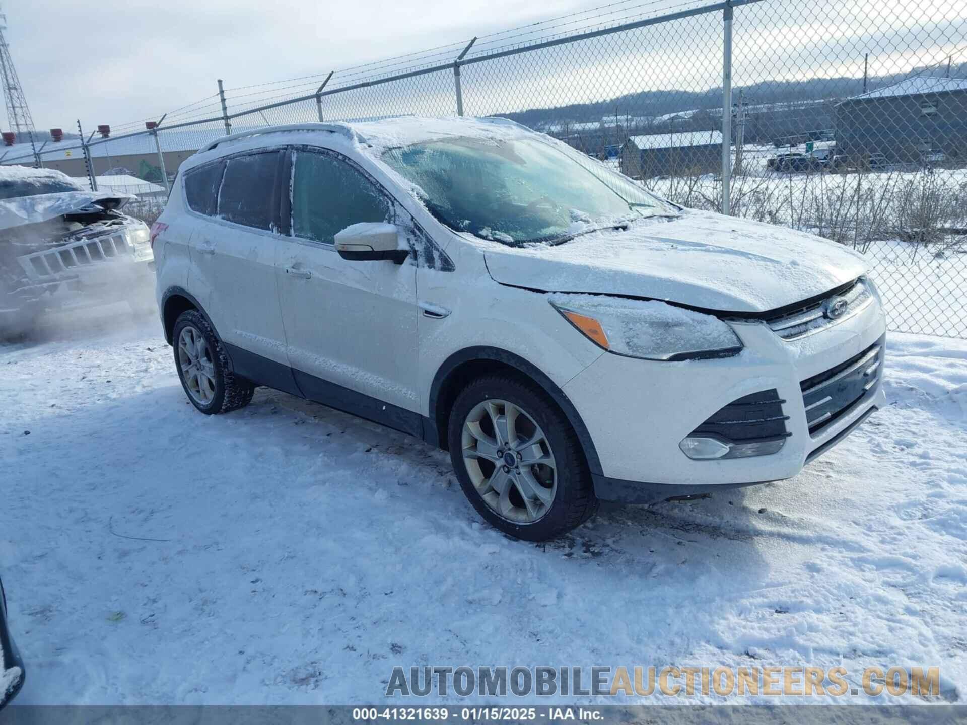 1FMCU9J96GUC53065 FORD ESCAPE 2016