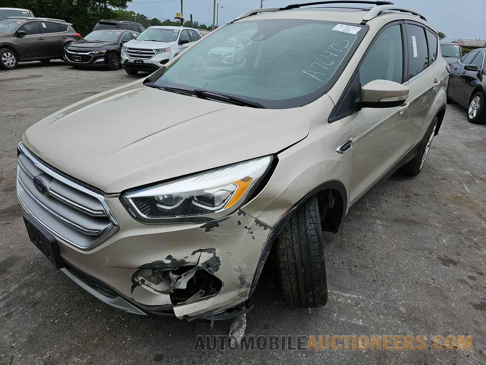 1FMCU9J96HUA76485 Ford Escape 2017