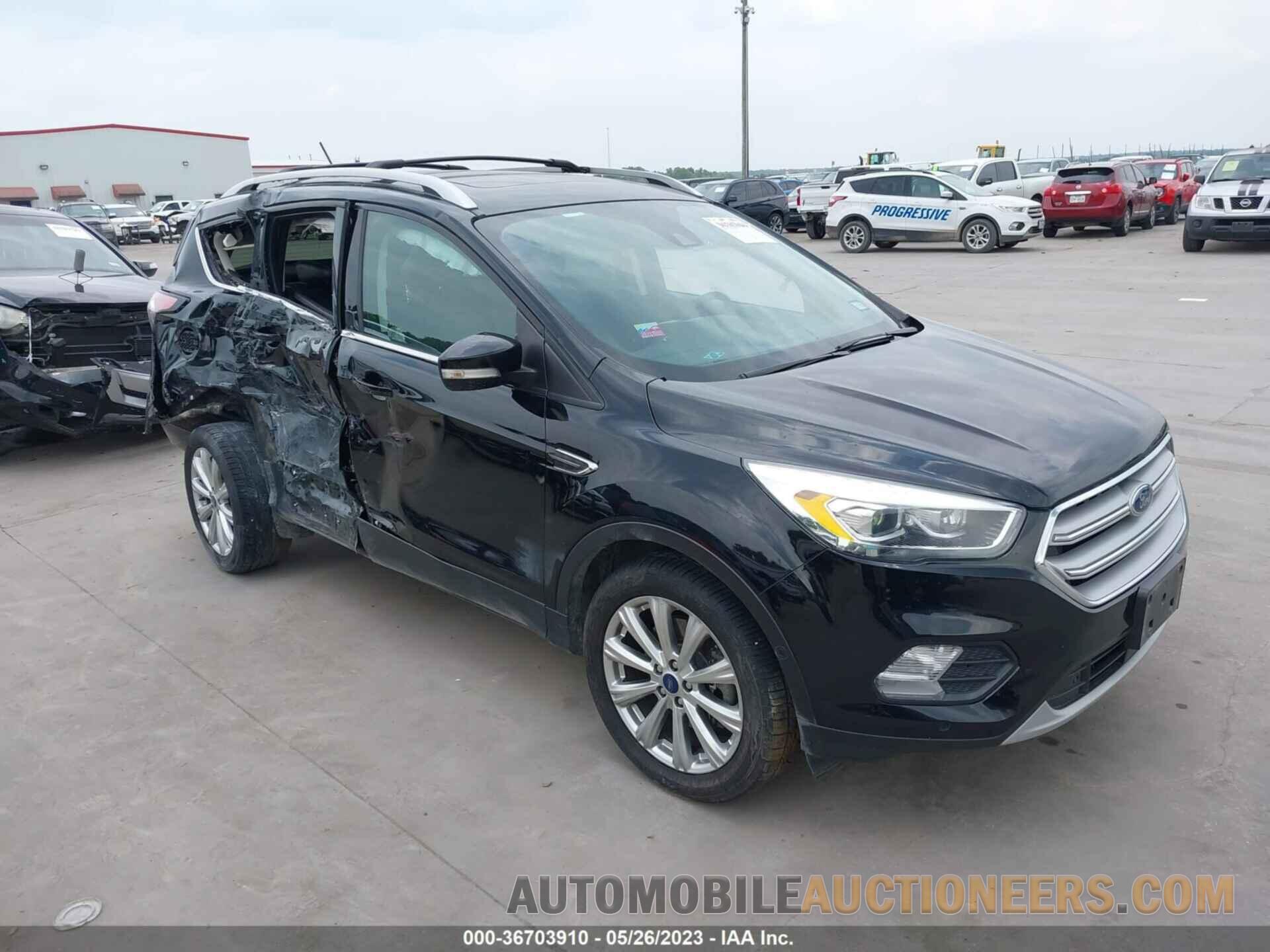 1FMCU9J96JUA10671 FORD ESCAPE 2018