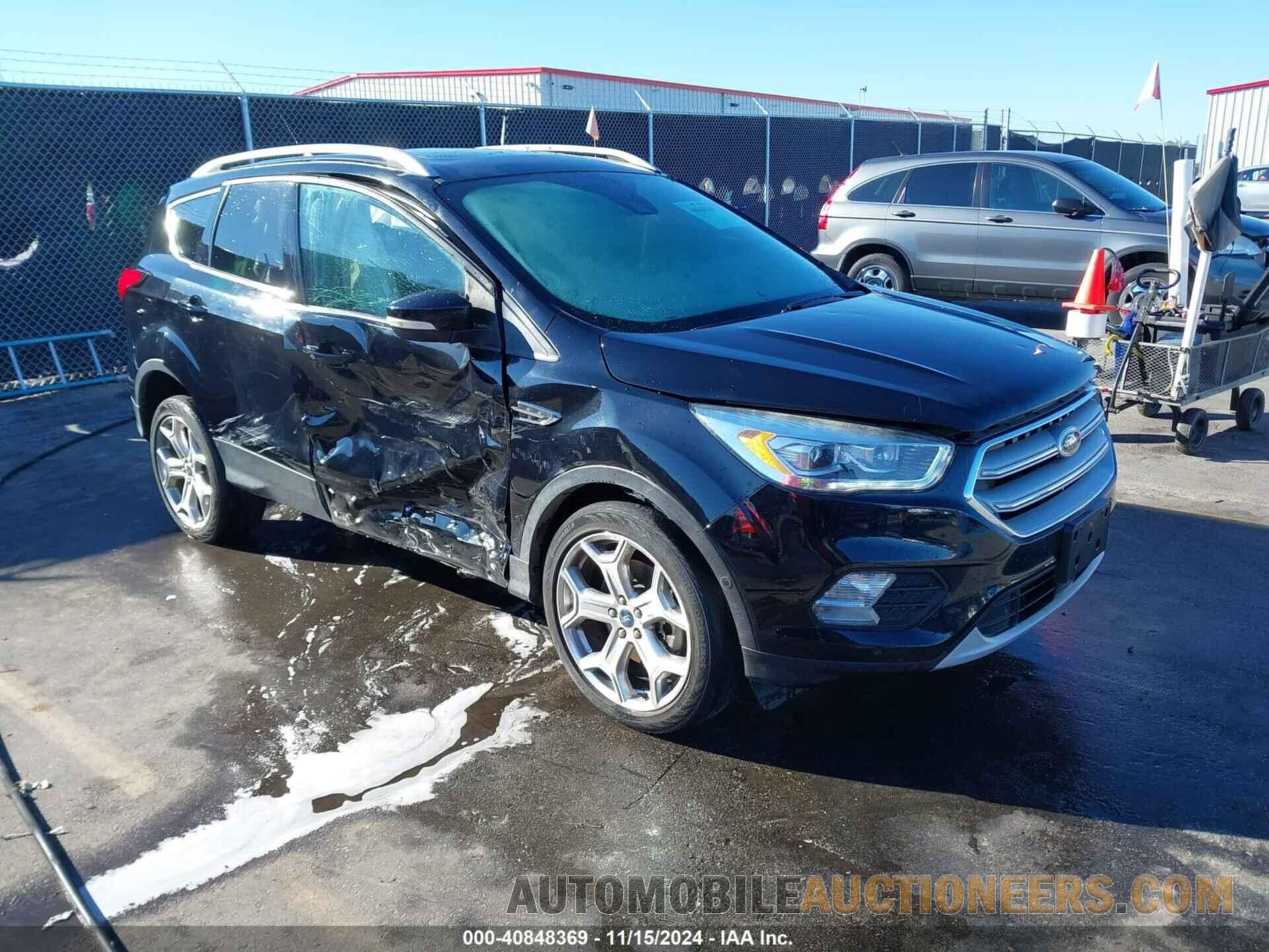 1FMCU9J96KUB42587 FORD ESCAPE 2019